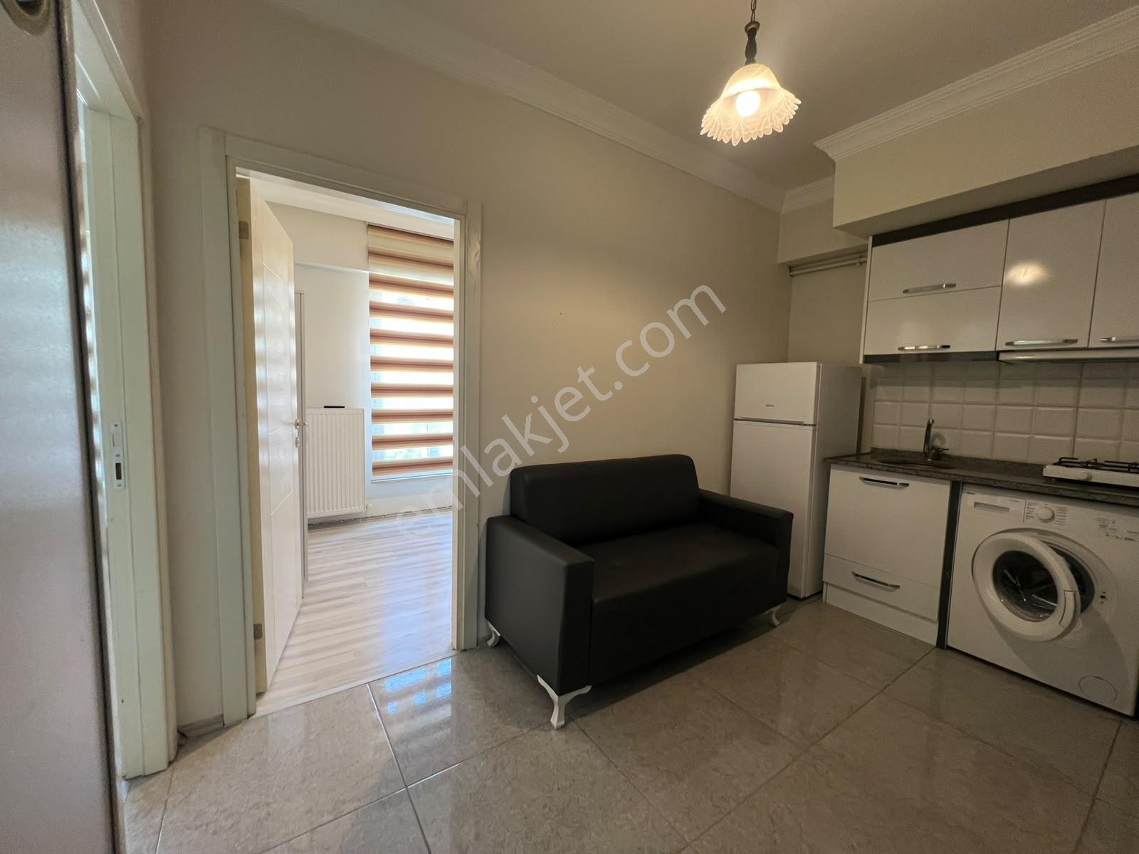 Bahçelievler Mahallesinde Yüksek Güvenliki Lüx 1+1 Eşyalı Daire