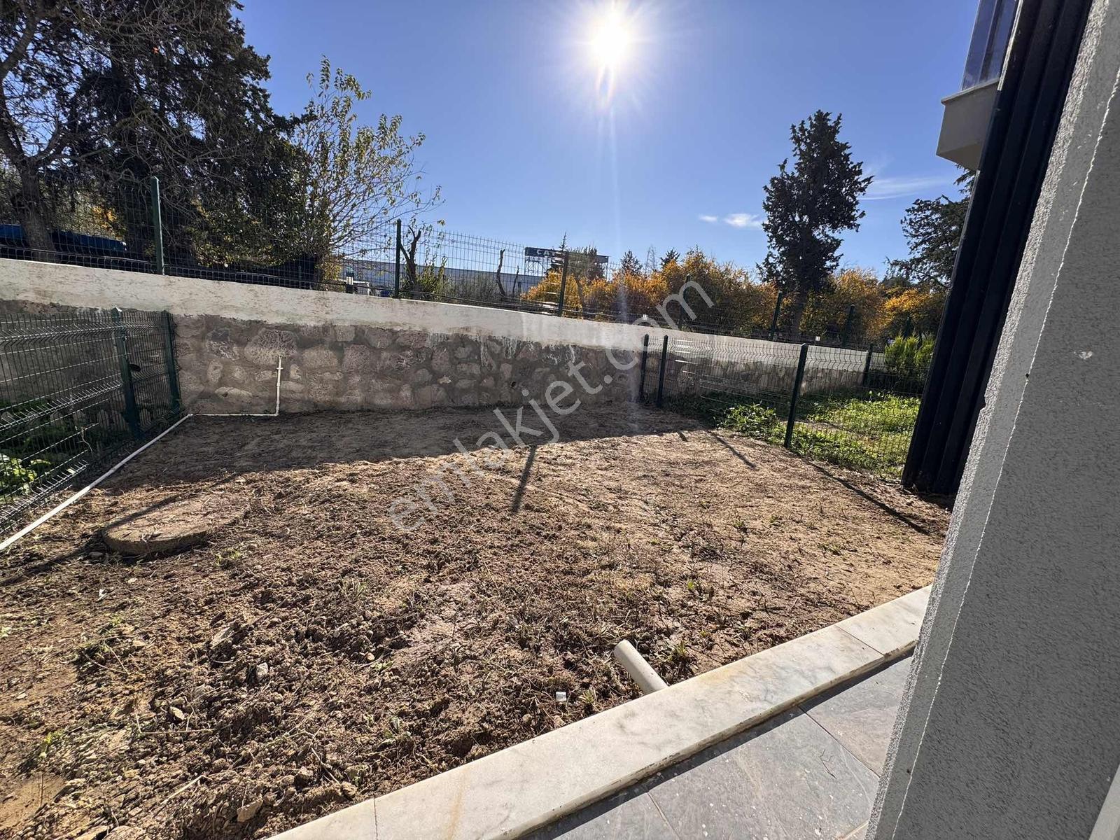 Bahçe Kat Ve Havuzlu Sitede - Görsel 17