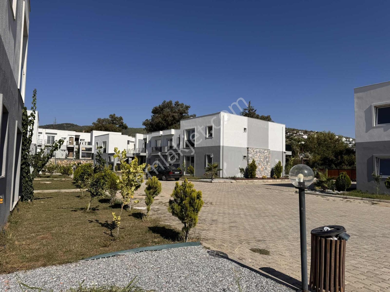 Bahçe Kat Ve Havuzlu Sitede - Görsel 19