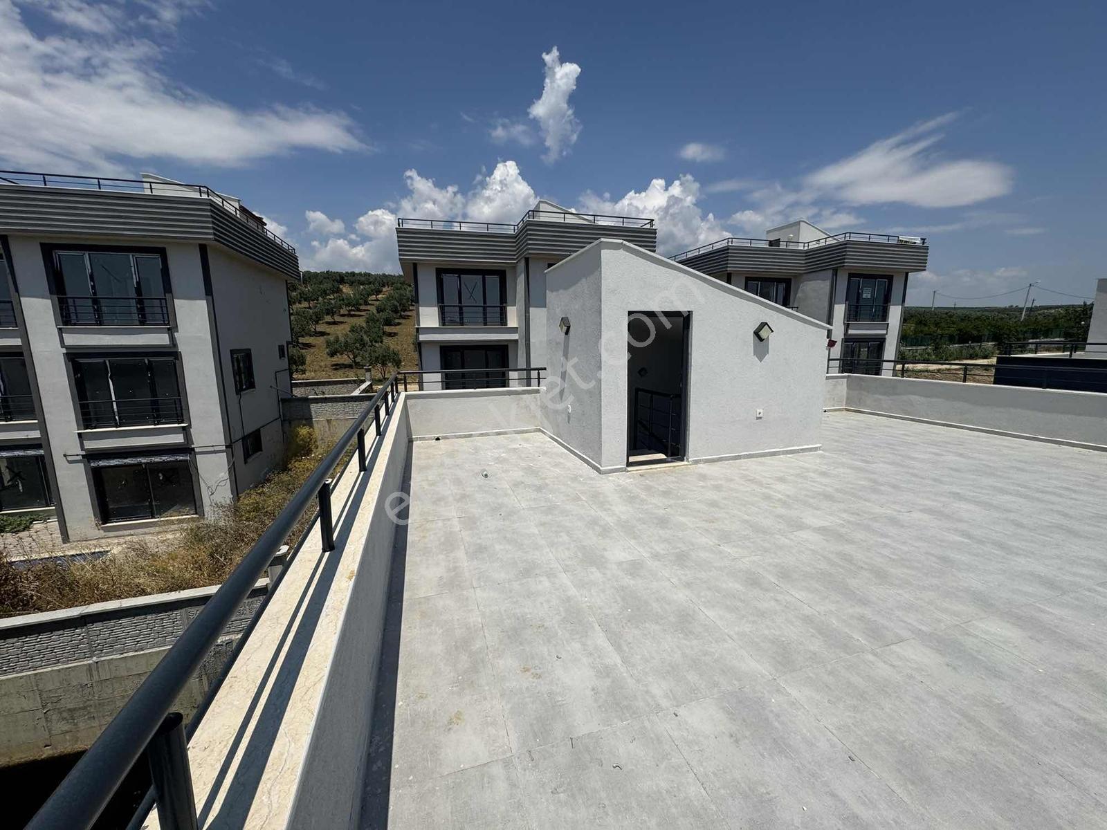 Gümüş Emlak'tan İğdebağlarında Havuzlu Satılık Villa - Görsel 27