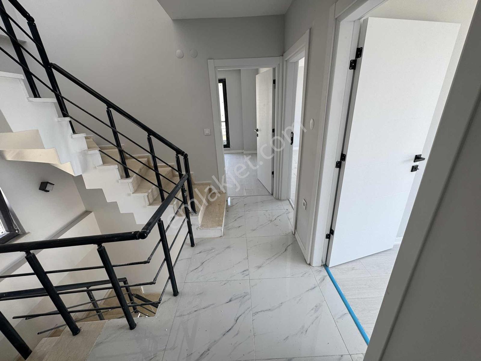 Gümüş Emlak'tan İğdebağlarında Havuzlu Satılık Villa - Görsel 34