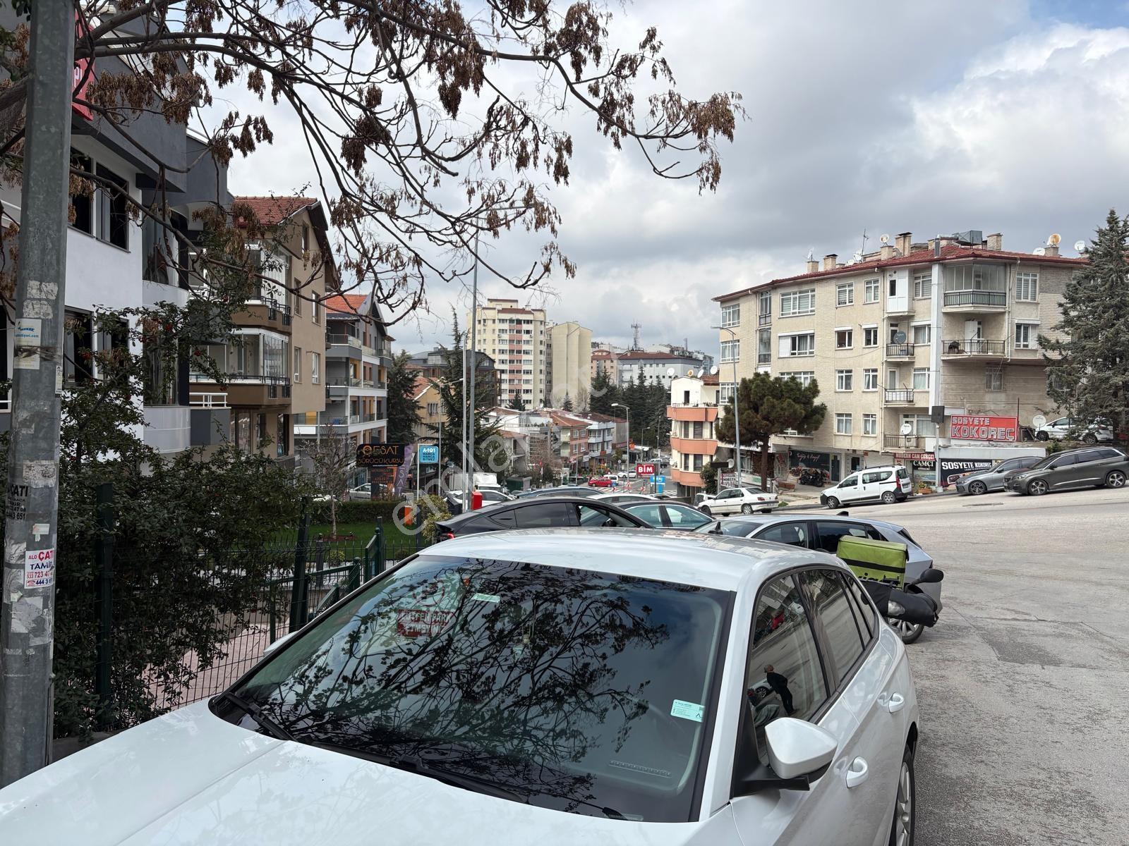 Rwuğurlu'dan Büyükesat Saniye Sokak,boş Köşe Konum Kombili 3+1 - Görsel 28