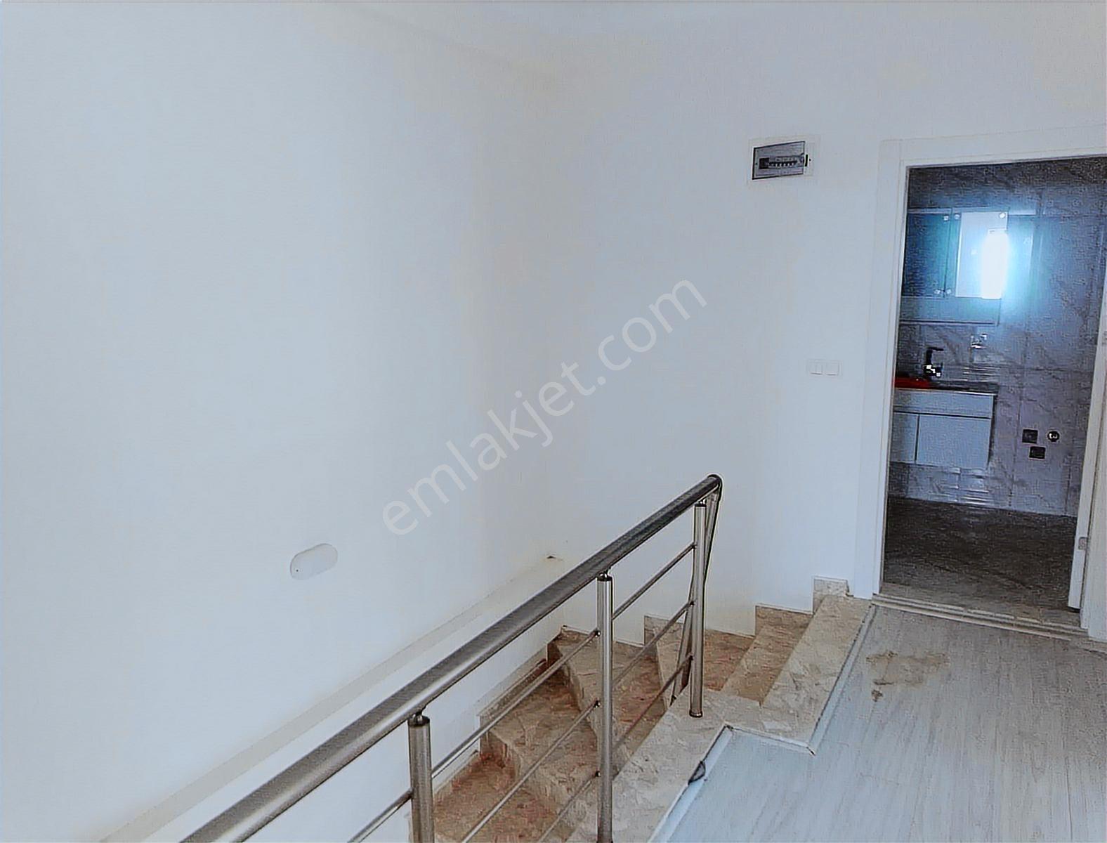 Remax Natural'den Gölcük Ulaşlı'da Deniz Manzaralı Satılık Villa - Görsel 10