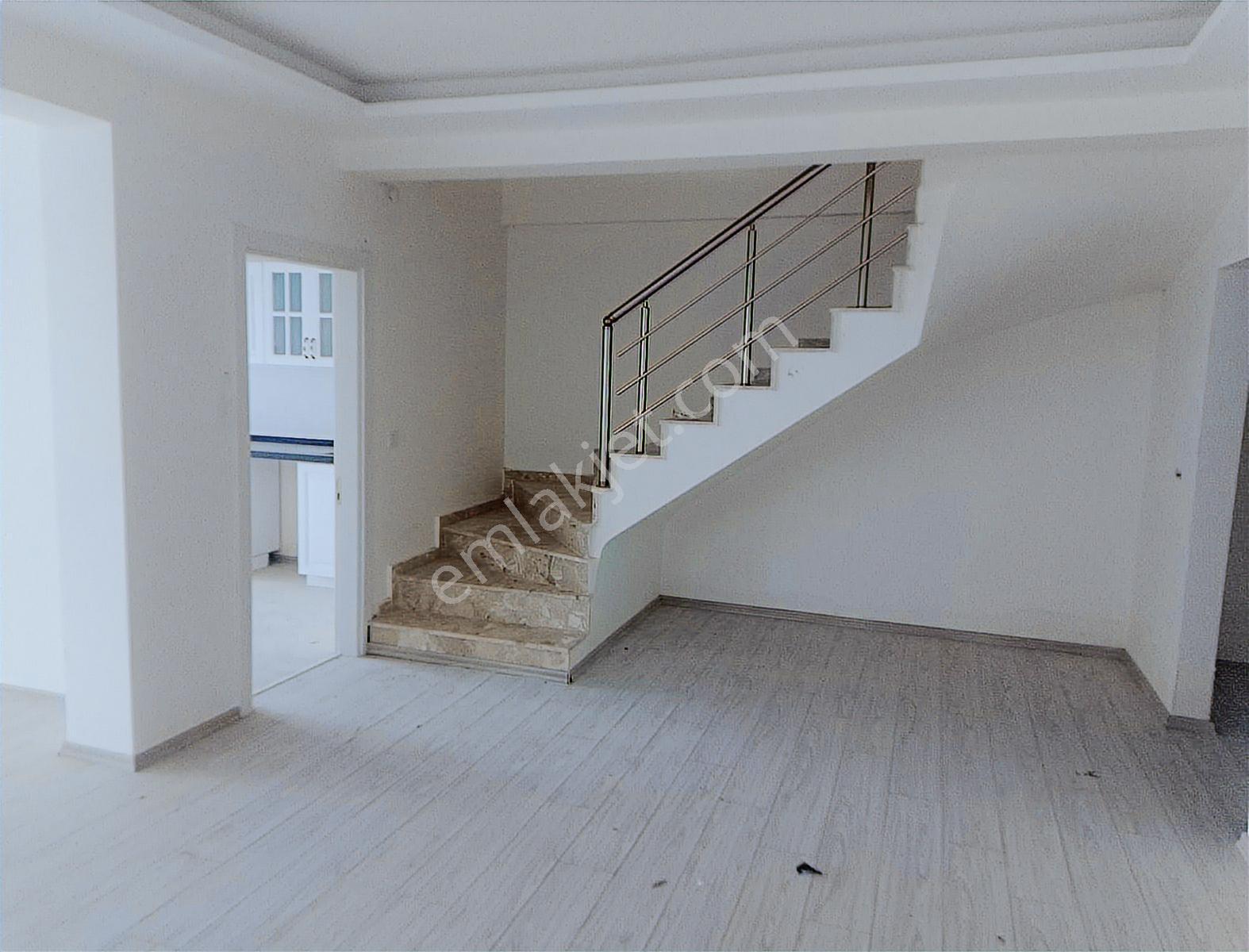 Remax Natural'den Gölcük Ulaşlı'da Deniz Manzaralı Satılık Villa - Görsel 33