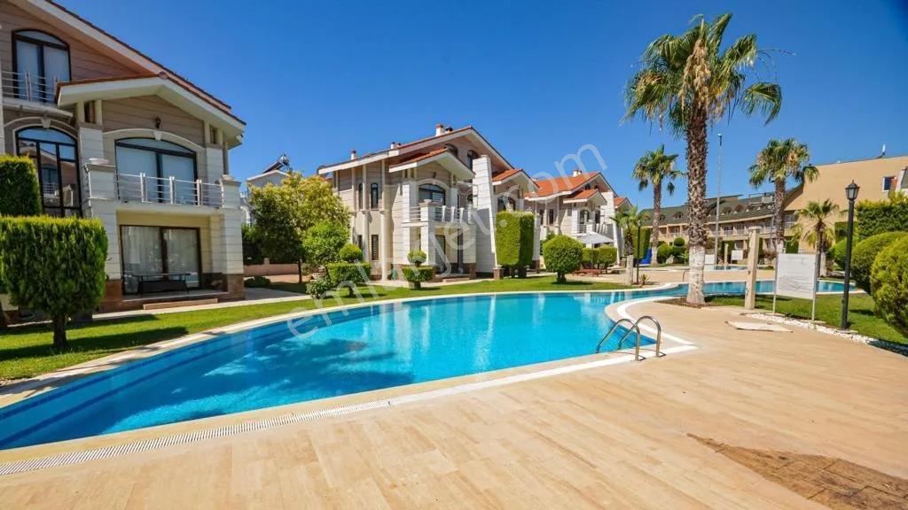 Belek'te 3+1 İkiz Villa Ortak Havuzlu Özel Otoparklı - Görsel 19