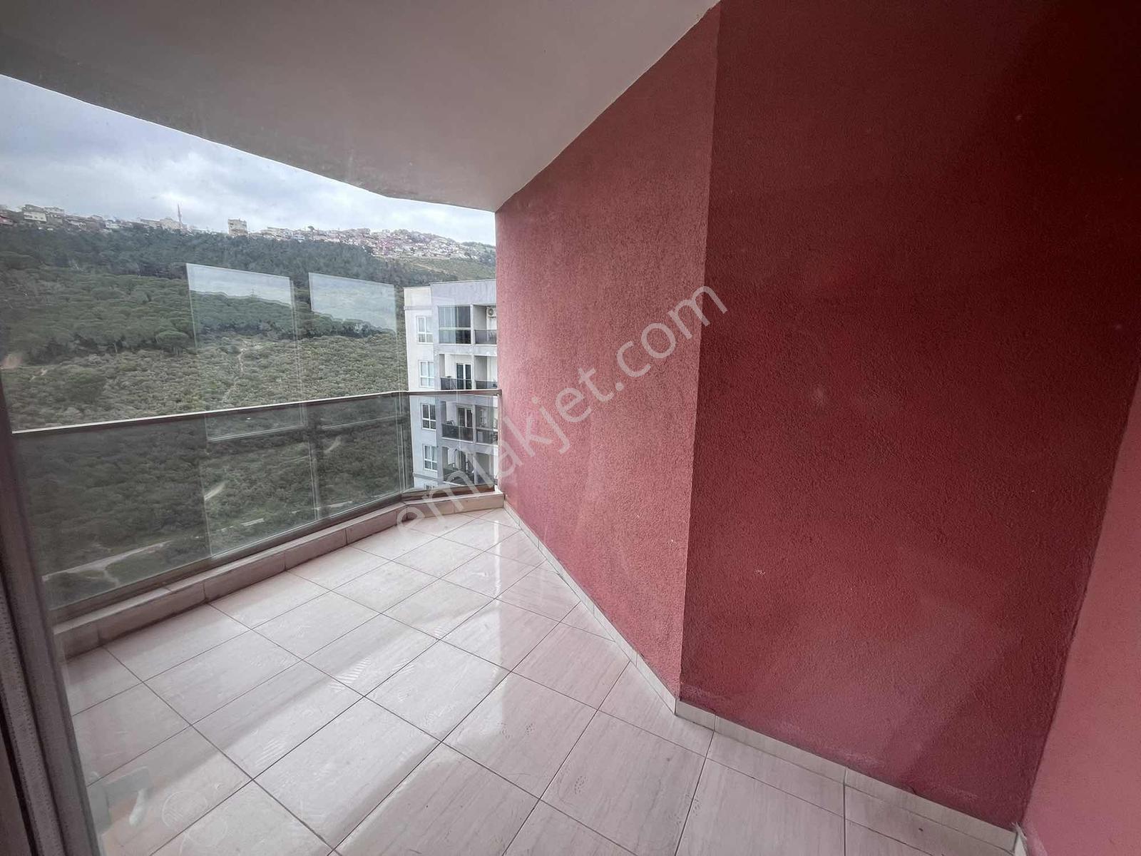 Maltepe Zümrütevlerde Full Ada Sitesi İçerisinde 2+1 13.kat - Görsel 10