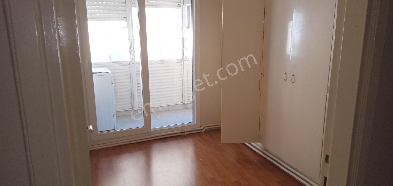 Karşıyakada 3+1 Üç Cepheli Köşe Ve Ara Kat Merkezi Lokasyon - Görsel 11