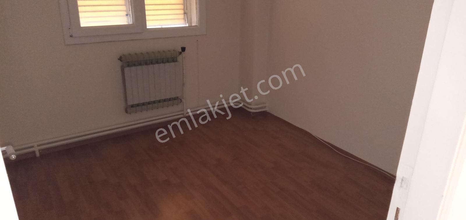 Karşıyakada 3+1 Üç Cepheli Köşe Ve Ara Kat Merkezi Lokasyon - Görsel 27