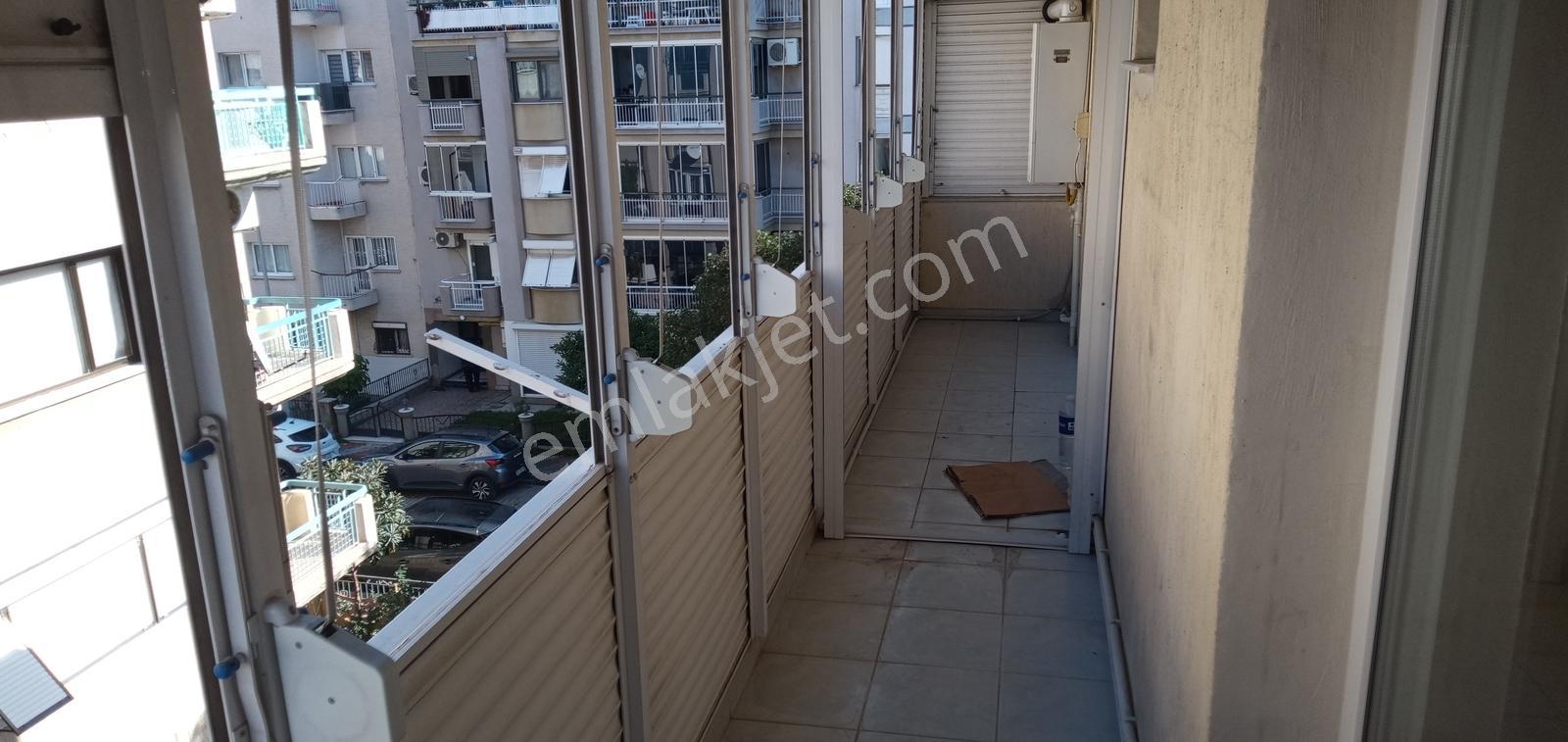 Karşıyakada 3+1 Üç Cepheli Köşe Ve Ara Kat Merkezi Lokasyon - Görsel 16