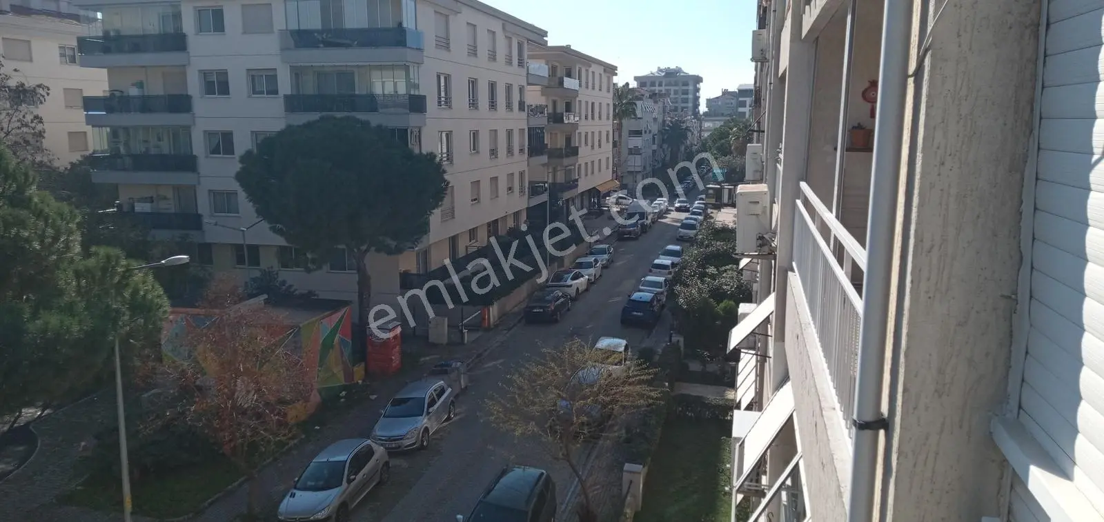 Karşıyakada 3+1 Üç Cepheli Köşe Ve Ara Kat Merkezi Lokasyon - Görsel 4