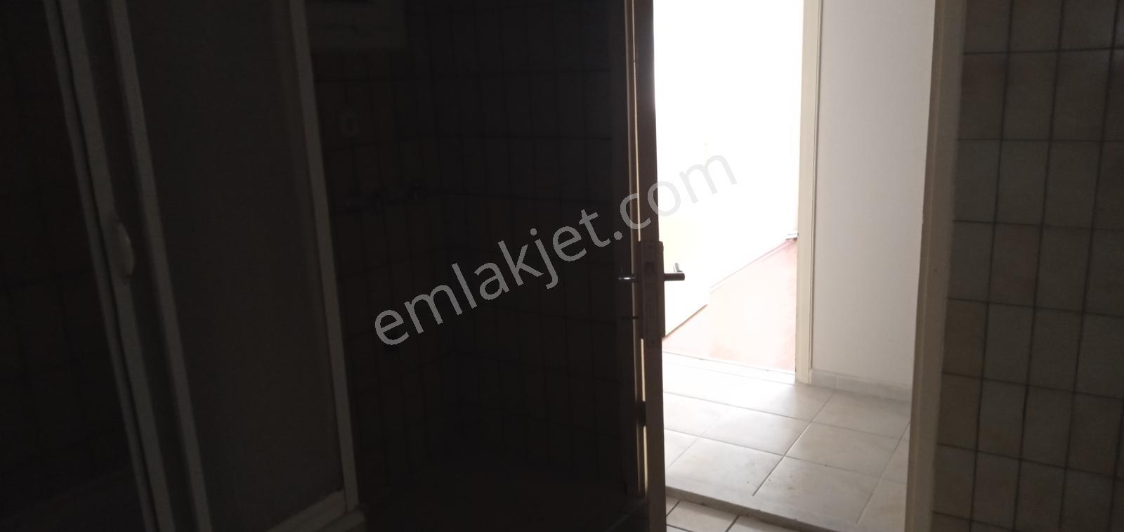 Karşıyakada 3+1 Üç Cepheli Köşe Ve Ara Kat Merkezi Lokasyon - Görsel 21