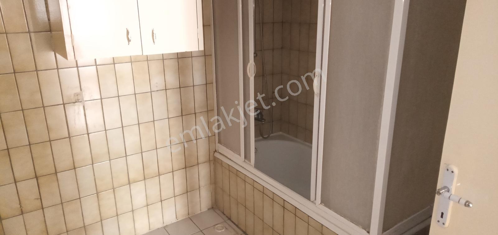 Karşıyakada 3+1 Üç Cepheli Köşe Ve Ara Kat Merkezi Lokasyon - Görsel 20