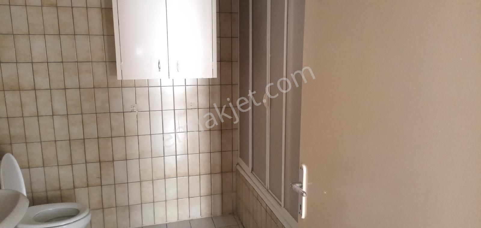 Karşıyakada 3+1 Üç Cepheli Köşe Ve Ara Kat Merkezi Lokasyon - Görsel 22