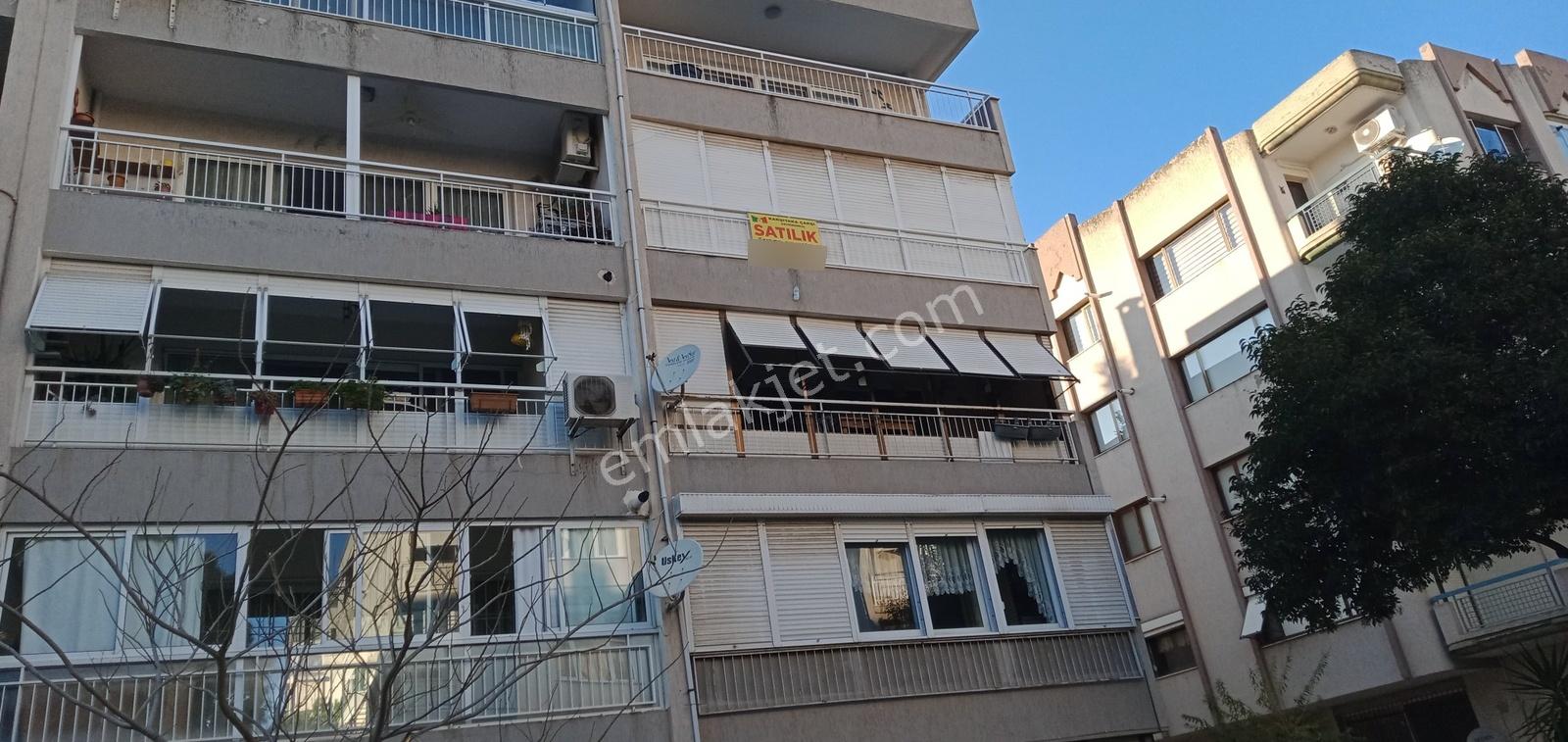 Karşıyakada 3+1 Üç Cepheli Köşe Ve Ara Kat Merkezi Lokasyon - Görsel 32