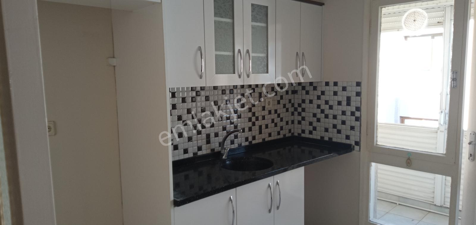 Karşıyakada 3+1 Üç Cepheli Köşe Ve Ara Kat Merkezi Lokasyon - Görsel 12