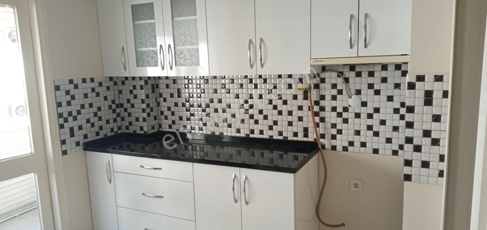 Karşıyakada 3+1 Üç Cepheli Köşe Ve Ara Kat Merkezi Lokasyon - Görsel 13