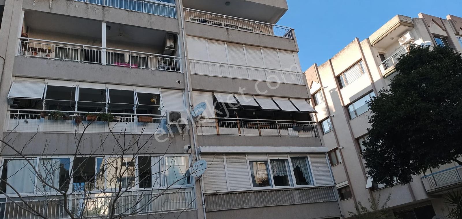 Karşıyakada 3+1 Üç Cepheli Köşe Ve Ara Kat Merkezi Lokasyon - Görsel 34