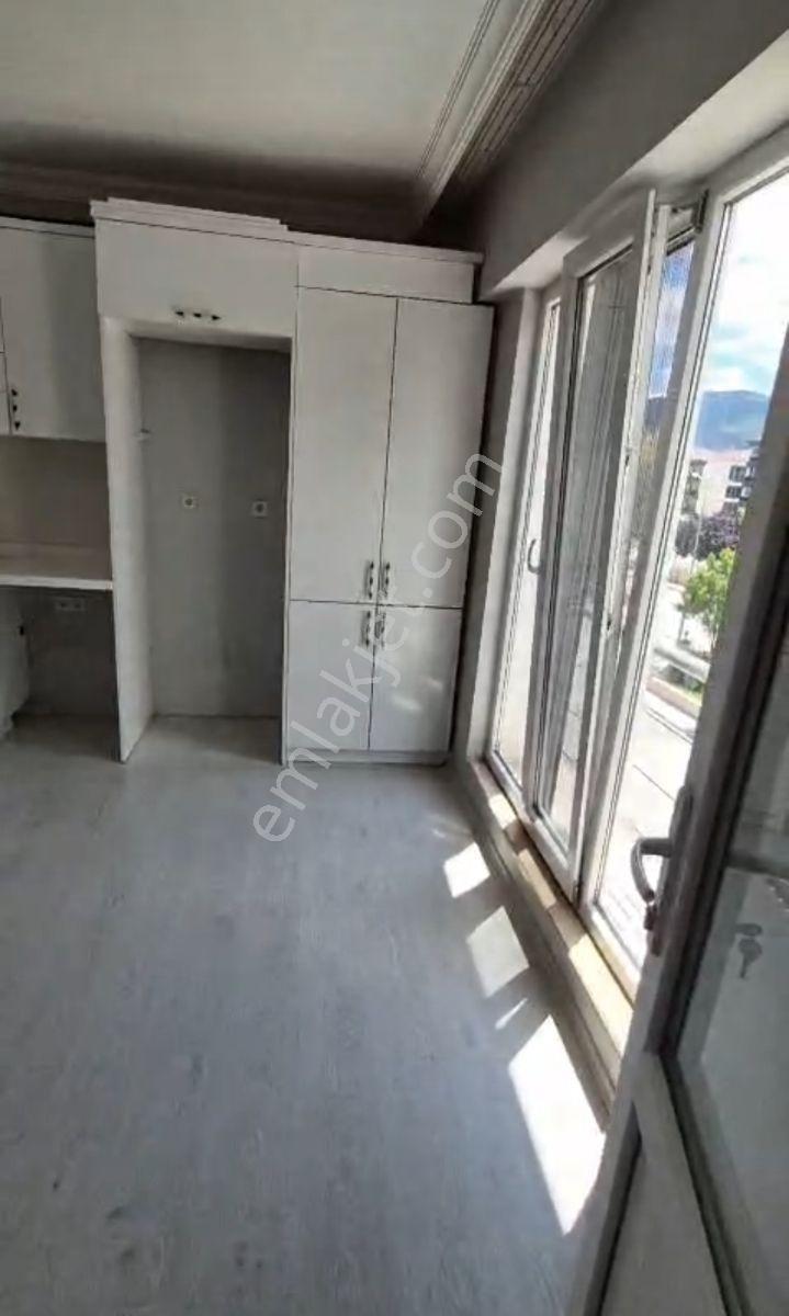 Amasya Merkez Hızırpaşa Mahallesi'nde Kiralık 3+1 Geniş Daire - Görsel 17