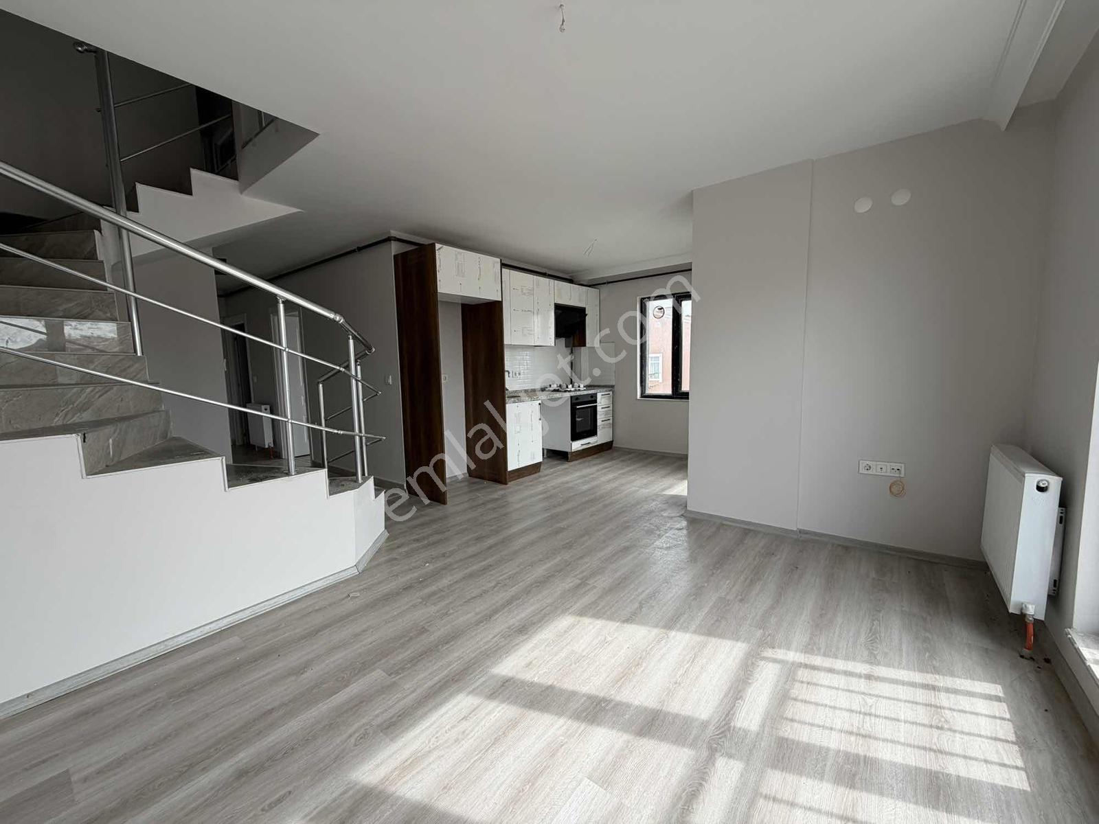 Alaçatı'dan/caddeye Yakın/çatı Eğimsiz/iskanlı/4+1 Dubleks Daire - Görsel 11