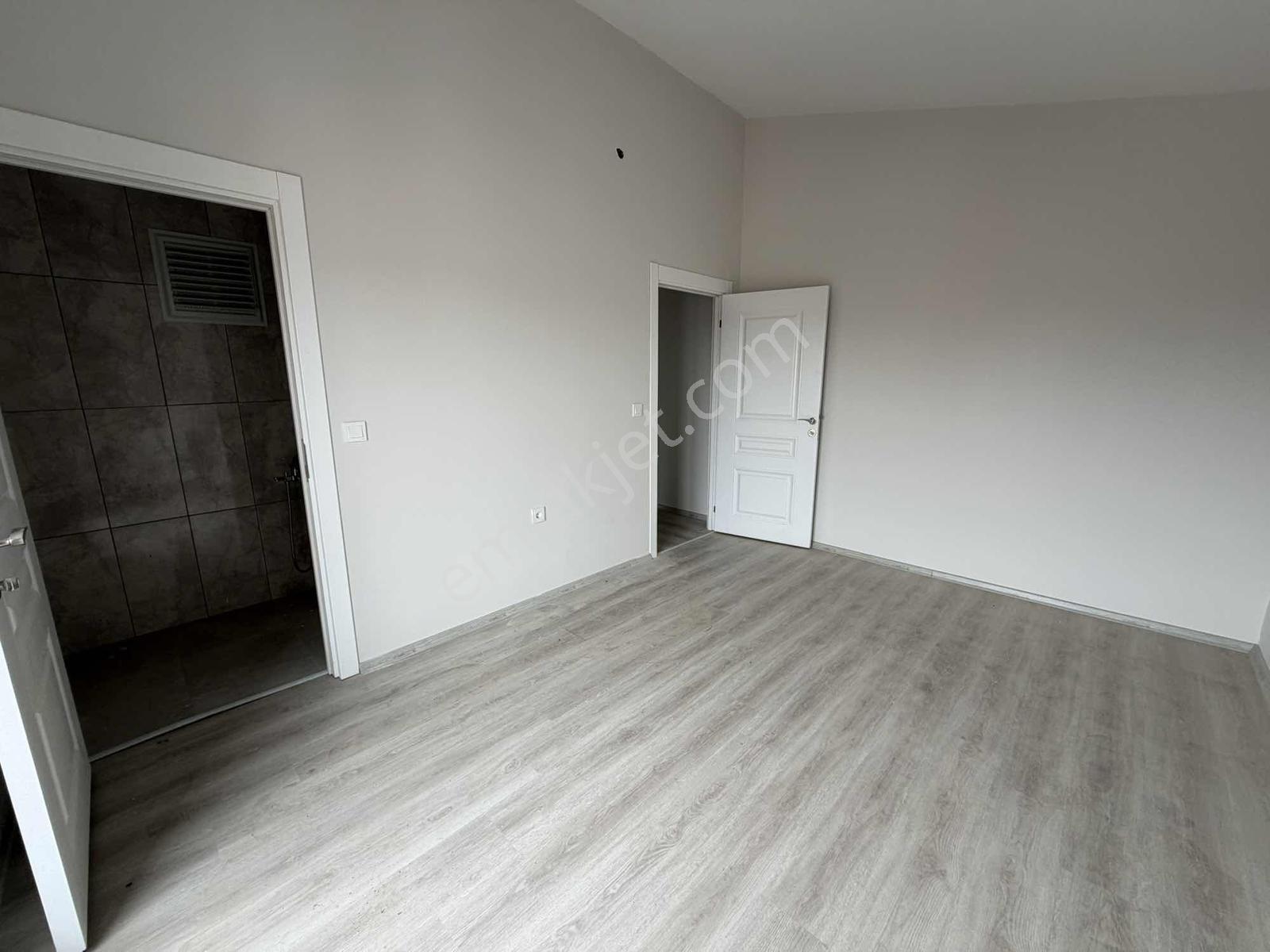 Alaçatı'dan/caddeye Yakın/çatı Eğimsiz/iskanlı/4+1 Dubleks Daire - Görsel 5