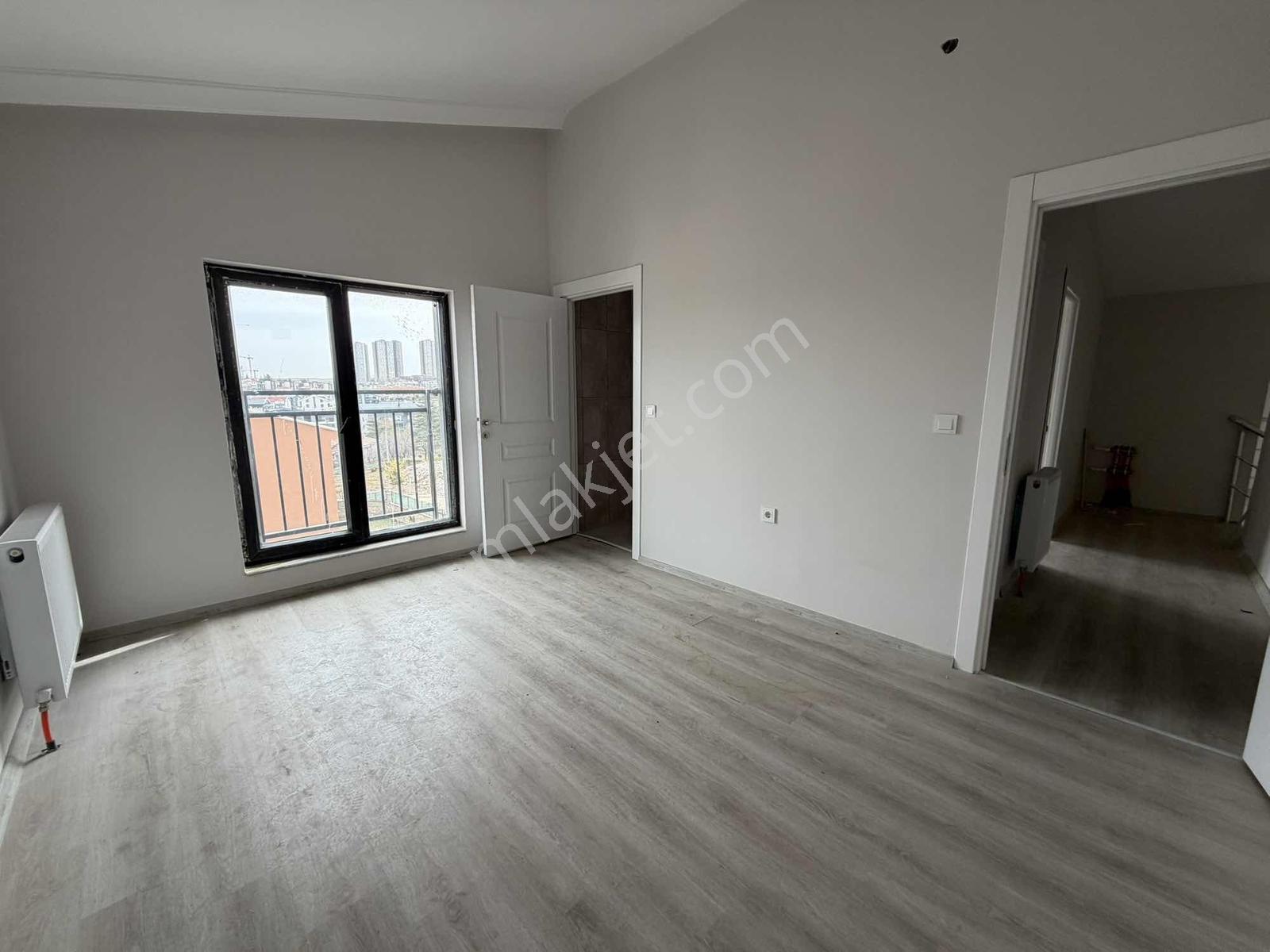 Alaçatı'dan/caddeye Yakın/çatı Eğimsiz/iskanlı/4+1 Dubleks Daire - Görsel 24