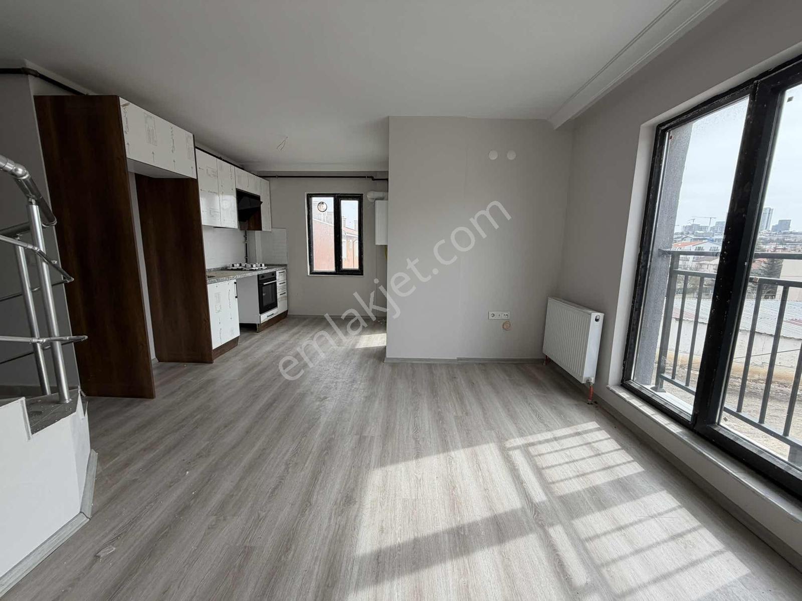Alaçatı'dan/caddeye Yakın/çatı Eğimsiz/iskanlı/4+1 Dubleks Daire - Görsel 12