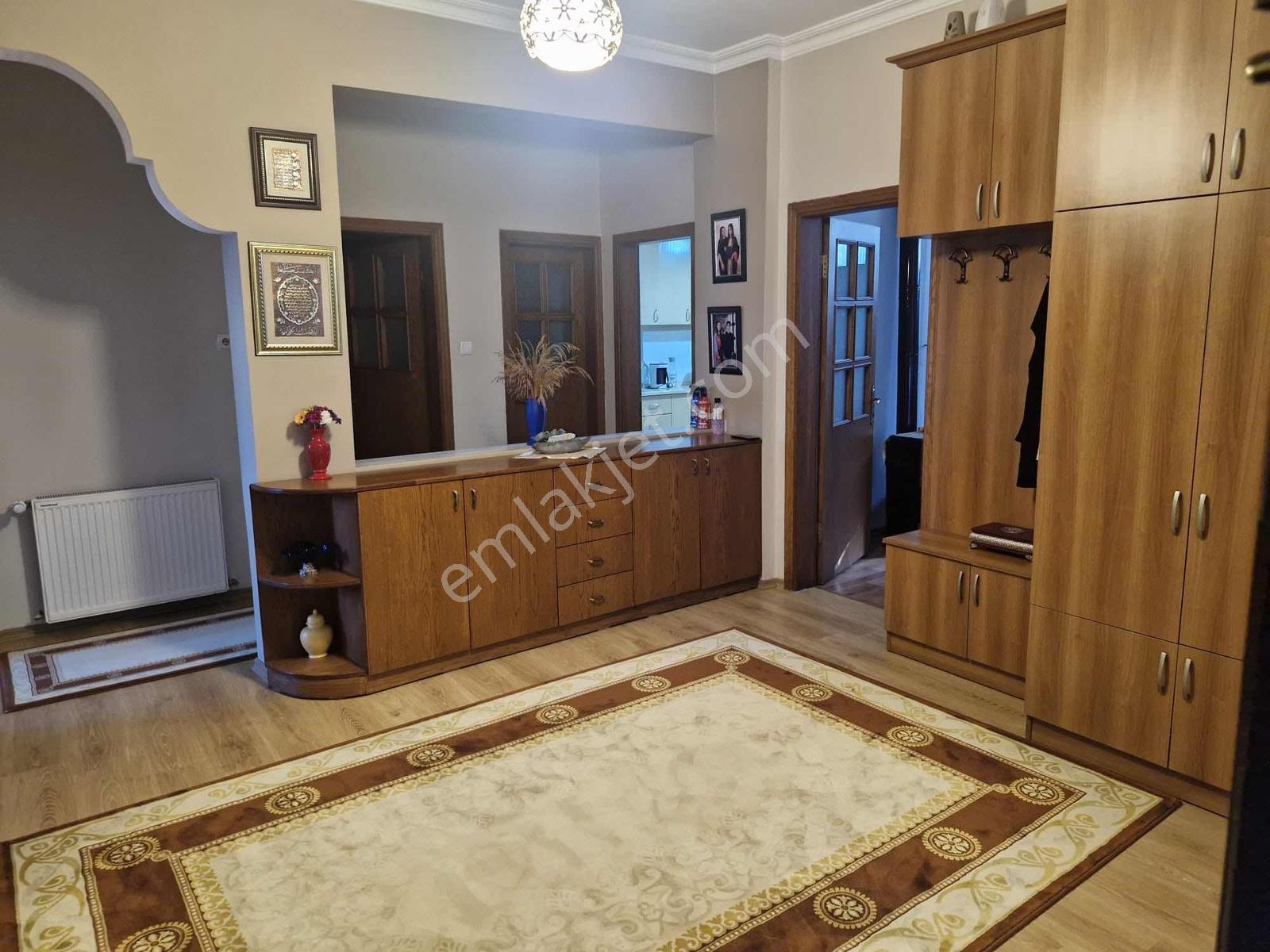 Kat Karşılığına Uygun Beylikdüzü Yakuplu Mah. 333m² 3 Katlı Ev - Görsel 2