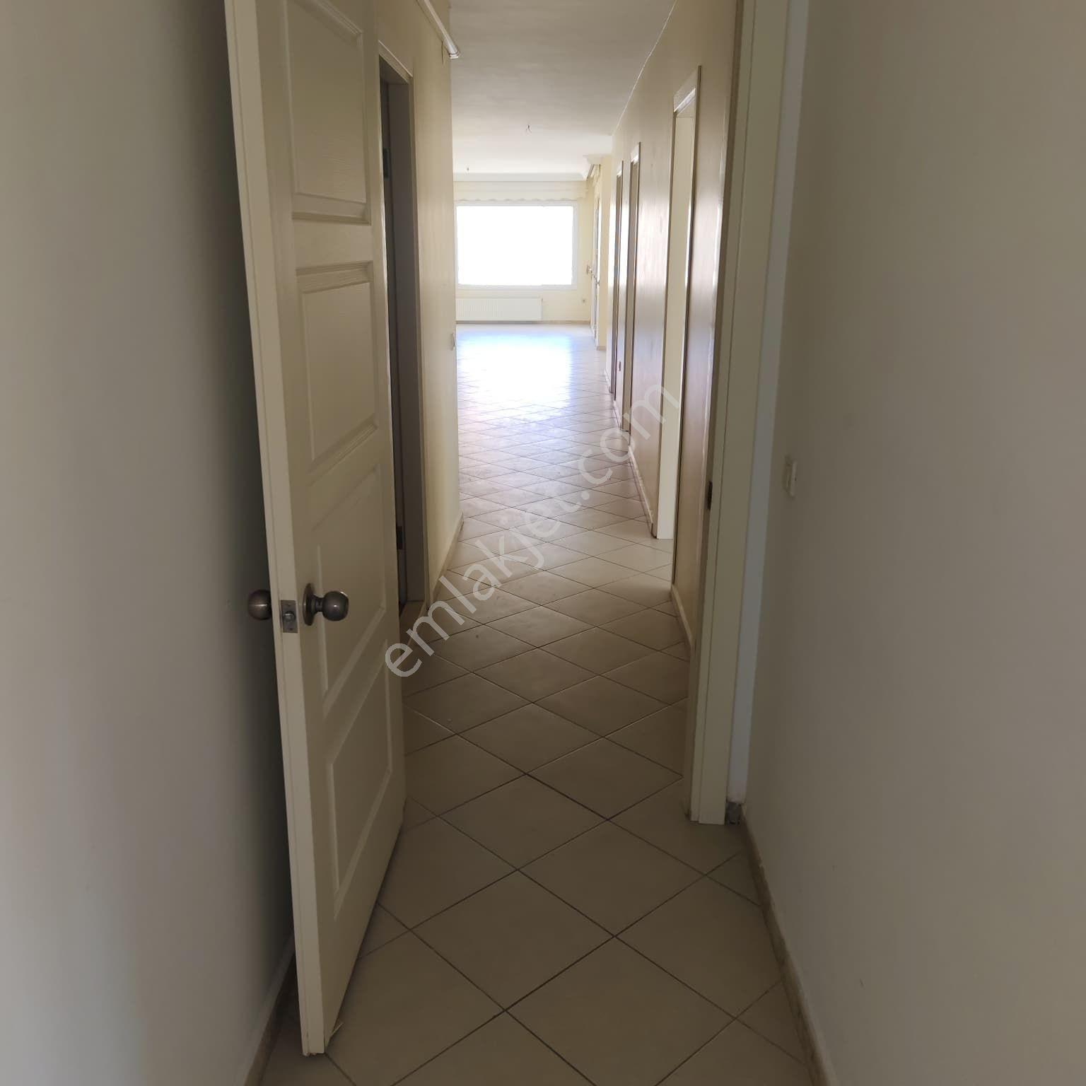 Kuşadası Ege Mahallesi'nde Deniz Manzaralı Kiralık Lüks Daire - Görsel 32