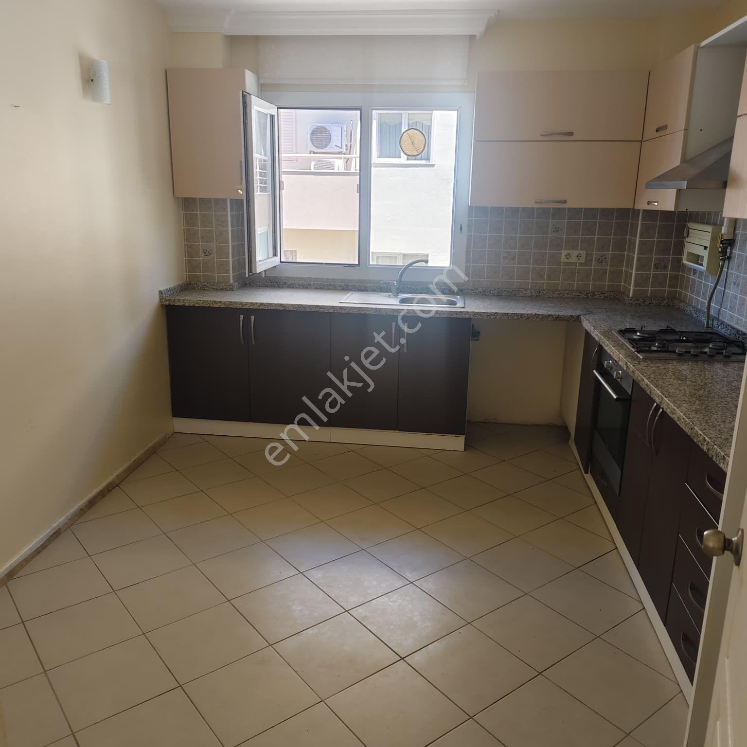 Kuşadası Ege Mahallesi'nde Deniz Manzaralı Kiralık Lüks Daire - Görsel 12