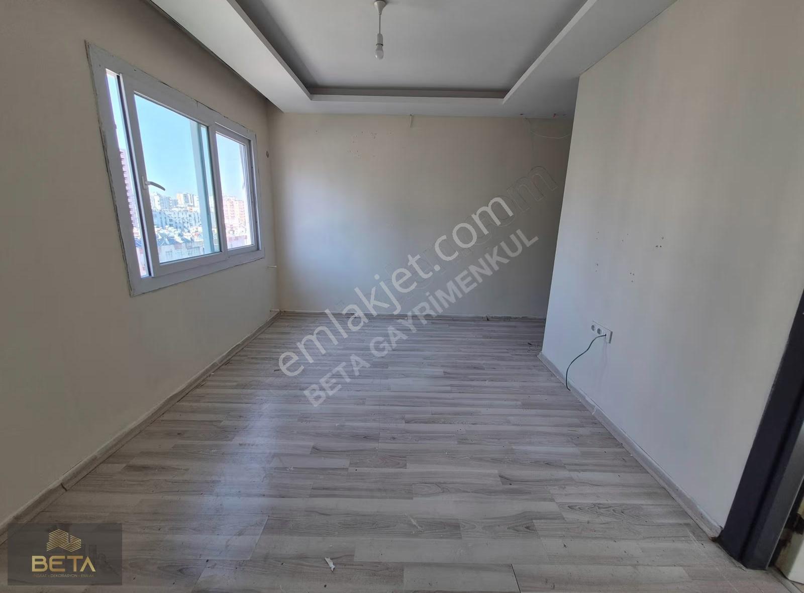 Yeşilyurt Mavi Bulvar'da Balkonlu Yeni Boyalı 1+1 2 Cepheli - Görsel 19