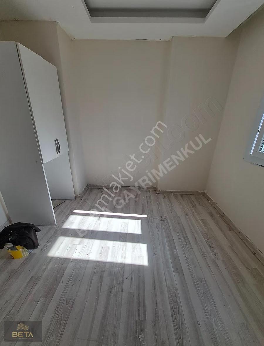 Yeşilyurt Mavi Bulvar'da Balkonlu Yeni Boyalı 1+1 2 Cepheli - Görsel 8