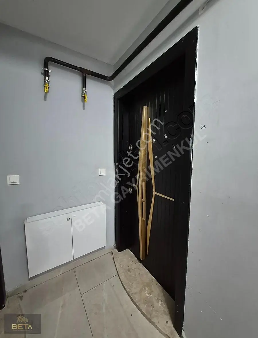 Yeşilyurt Mavi Bulvar'da Balkonlu Yeni Boyalı 1+1 2 Cepheli - Görsel 21