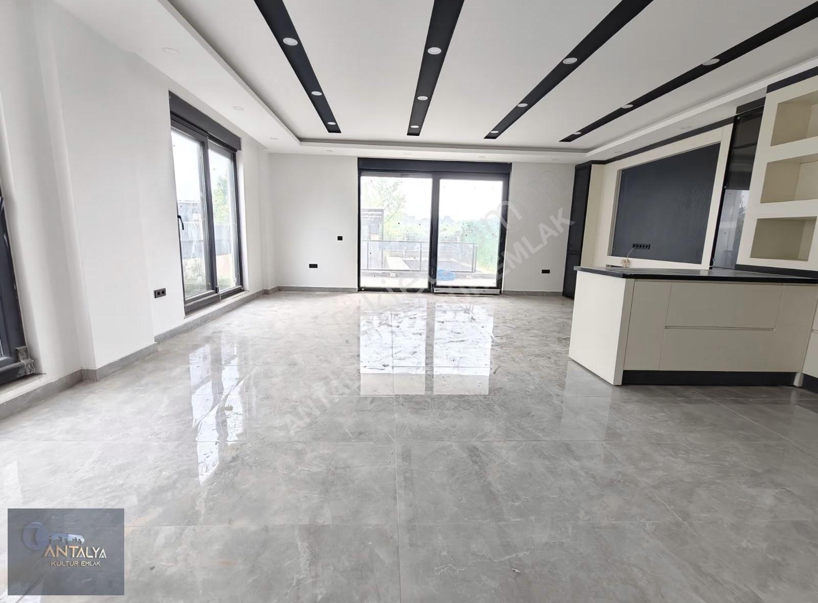 Düzlerçamında Doğayla İç İçe Lüx 4+1 Havuzlu Müstakil Villamız.