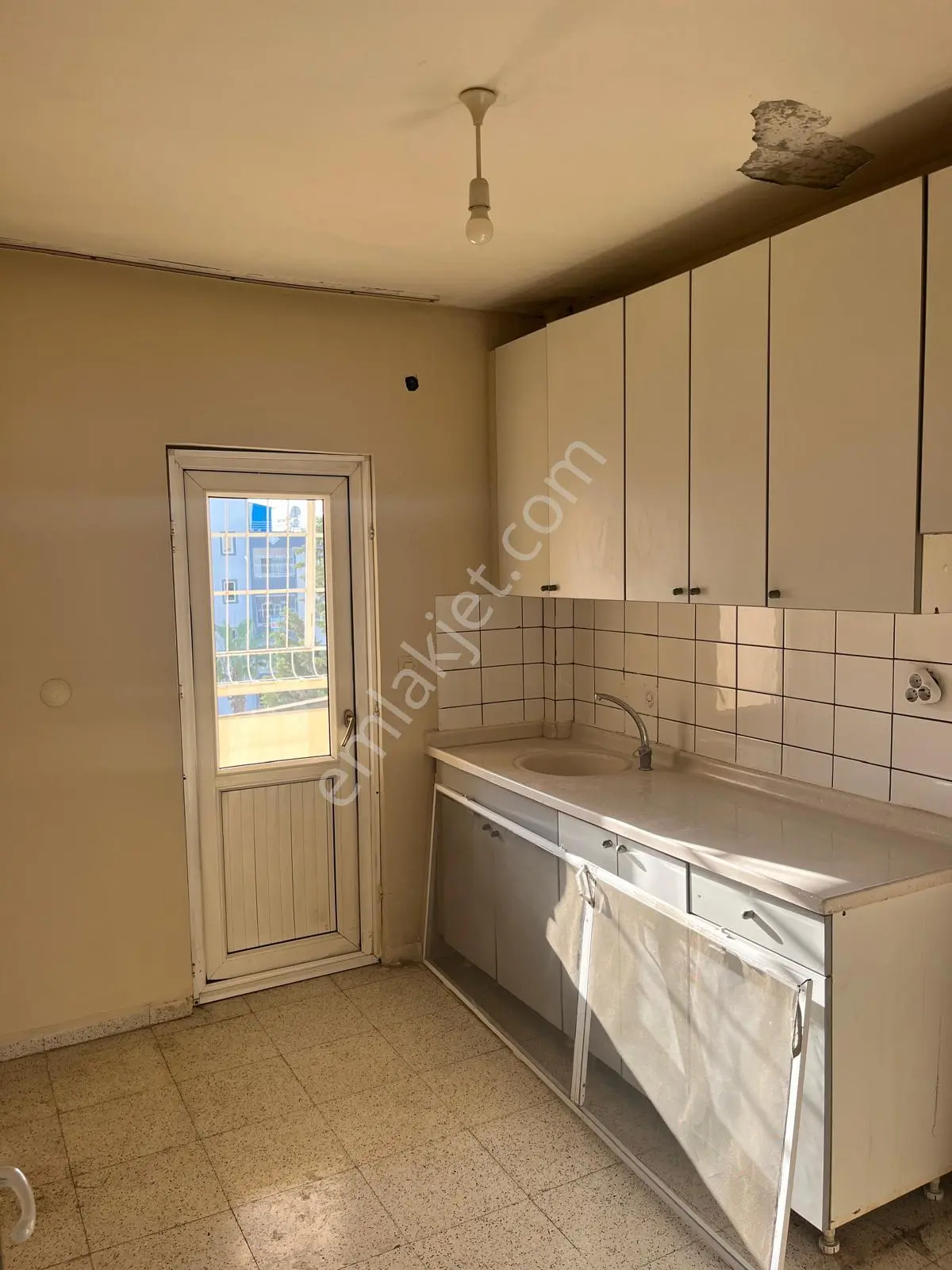 Yüreğir Atakent Mahallesinde Kiralık 2+1 Boş Daire
