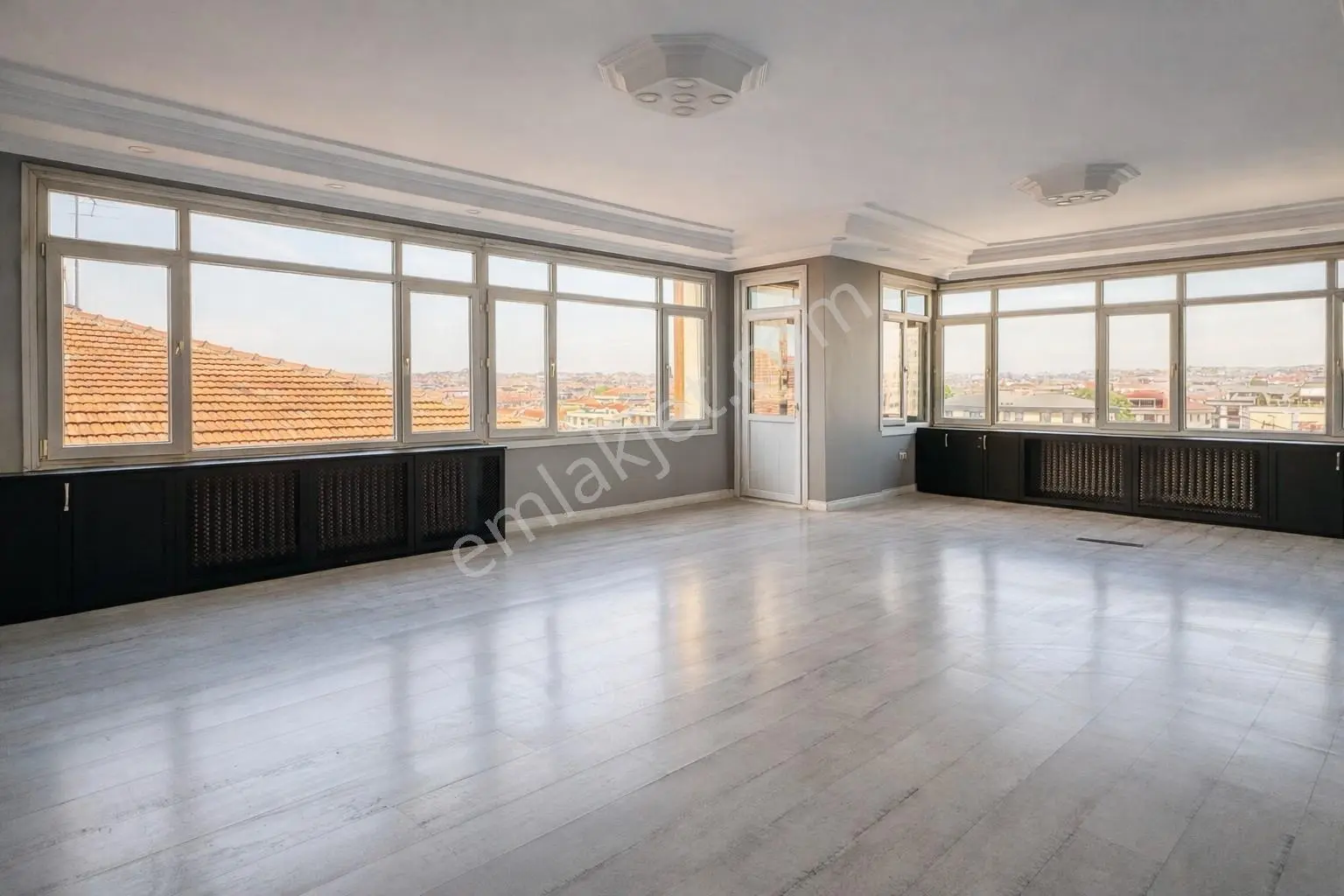 E-5 Üzerinde Metro & Metrobüse Yakın 220m² Net Geniş 4+1 Daire