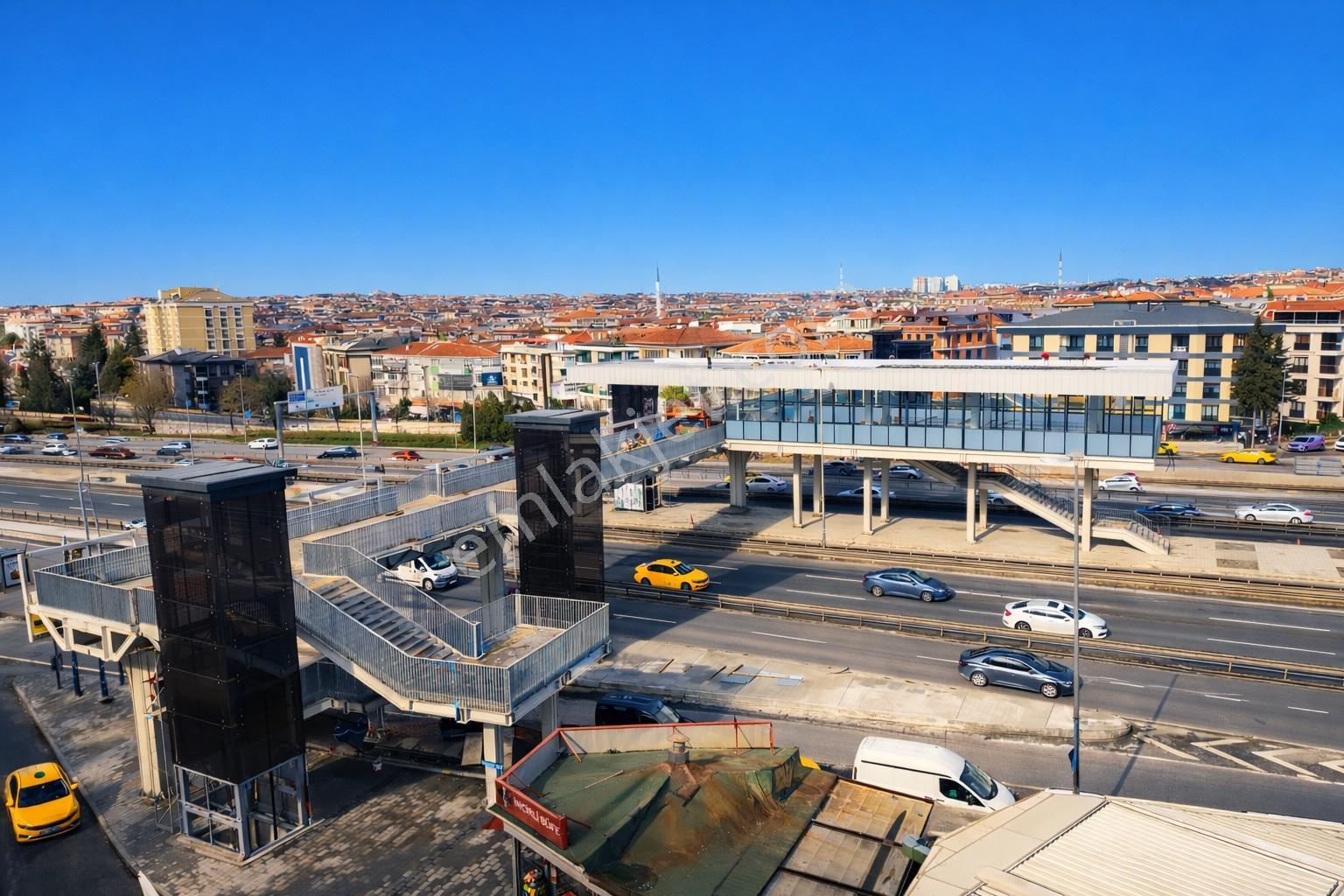 E-5 Üzerinde Metro & Metrobüse Yakın 220m² Net Geniş 4+1 Daire - Görsel 16