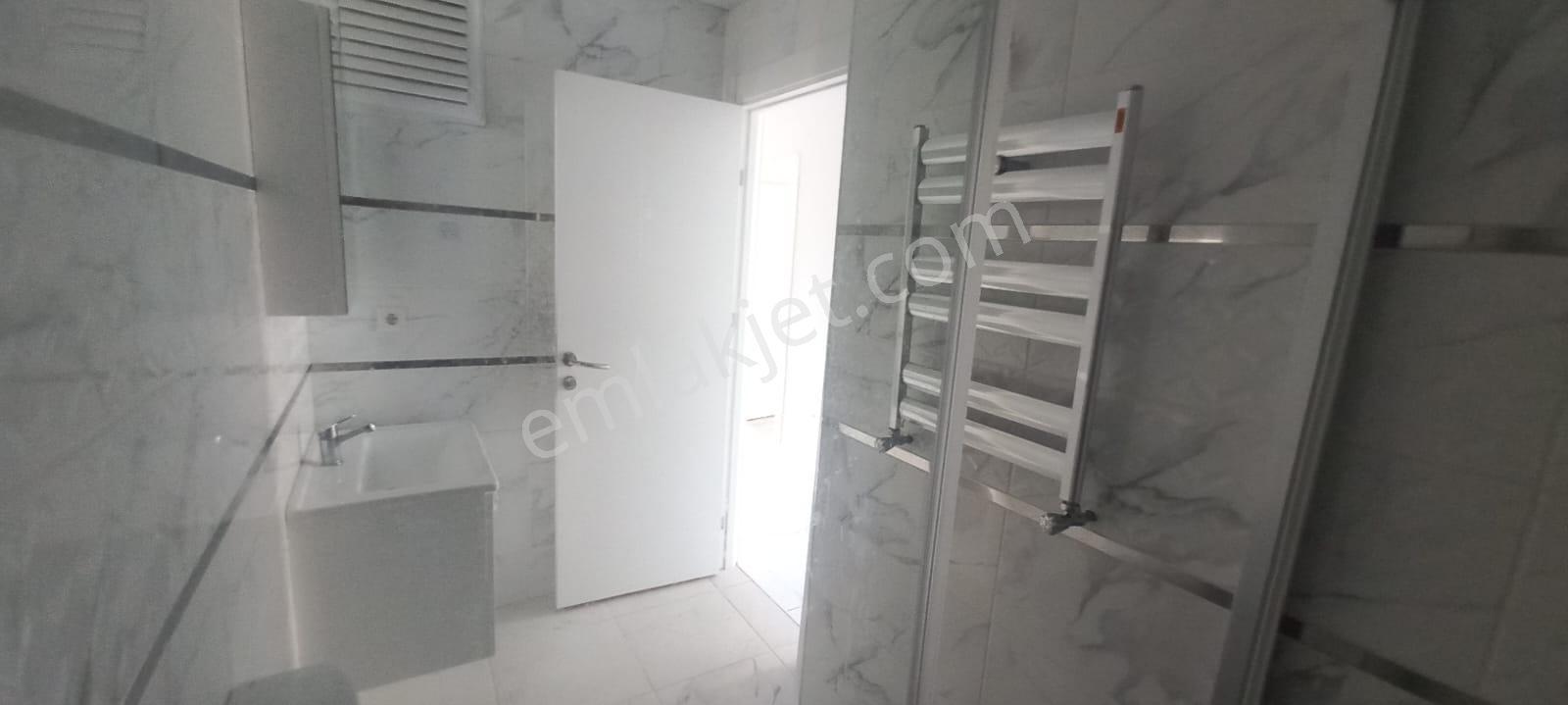 Çatalmeşe Fame Çekmeköy Sitesinde 2+1 95m2 Çift Banyolu Kiralık - Görsel 2