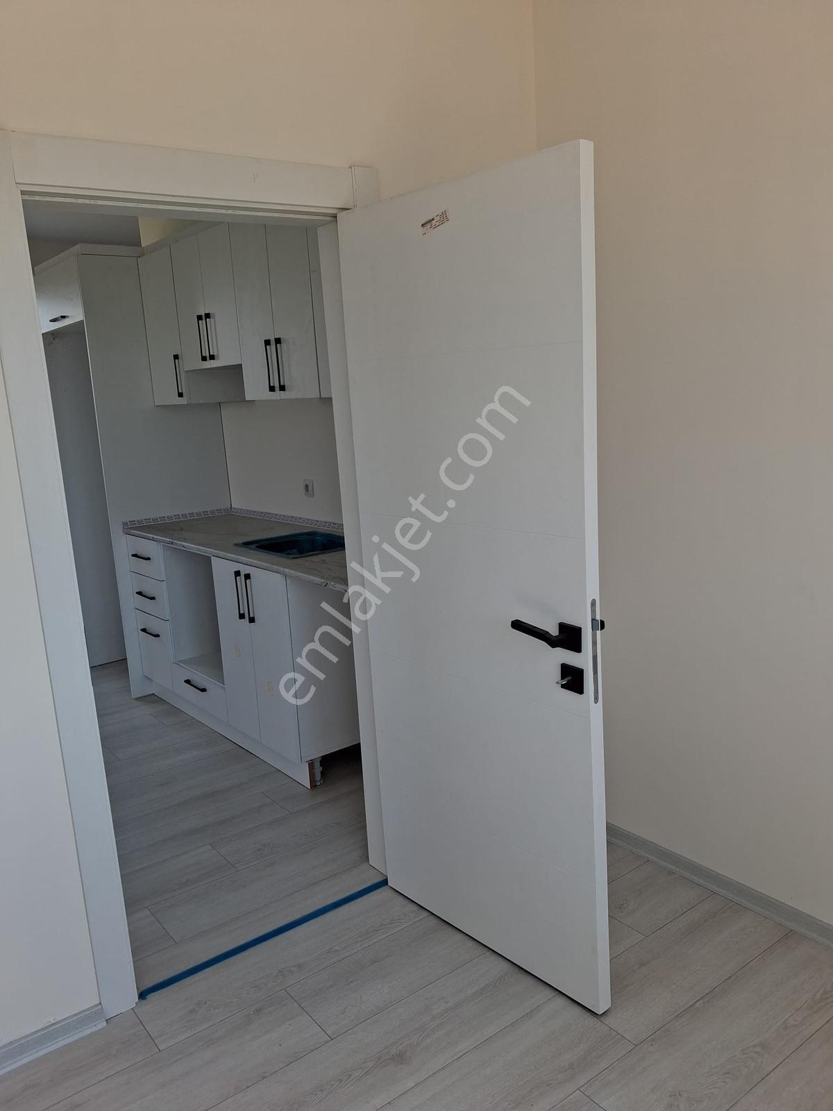 Newcıty Emlaktan Üniversite Yolunda Satılık Sıfır 1+1 Daire - Görsel 12
