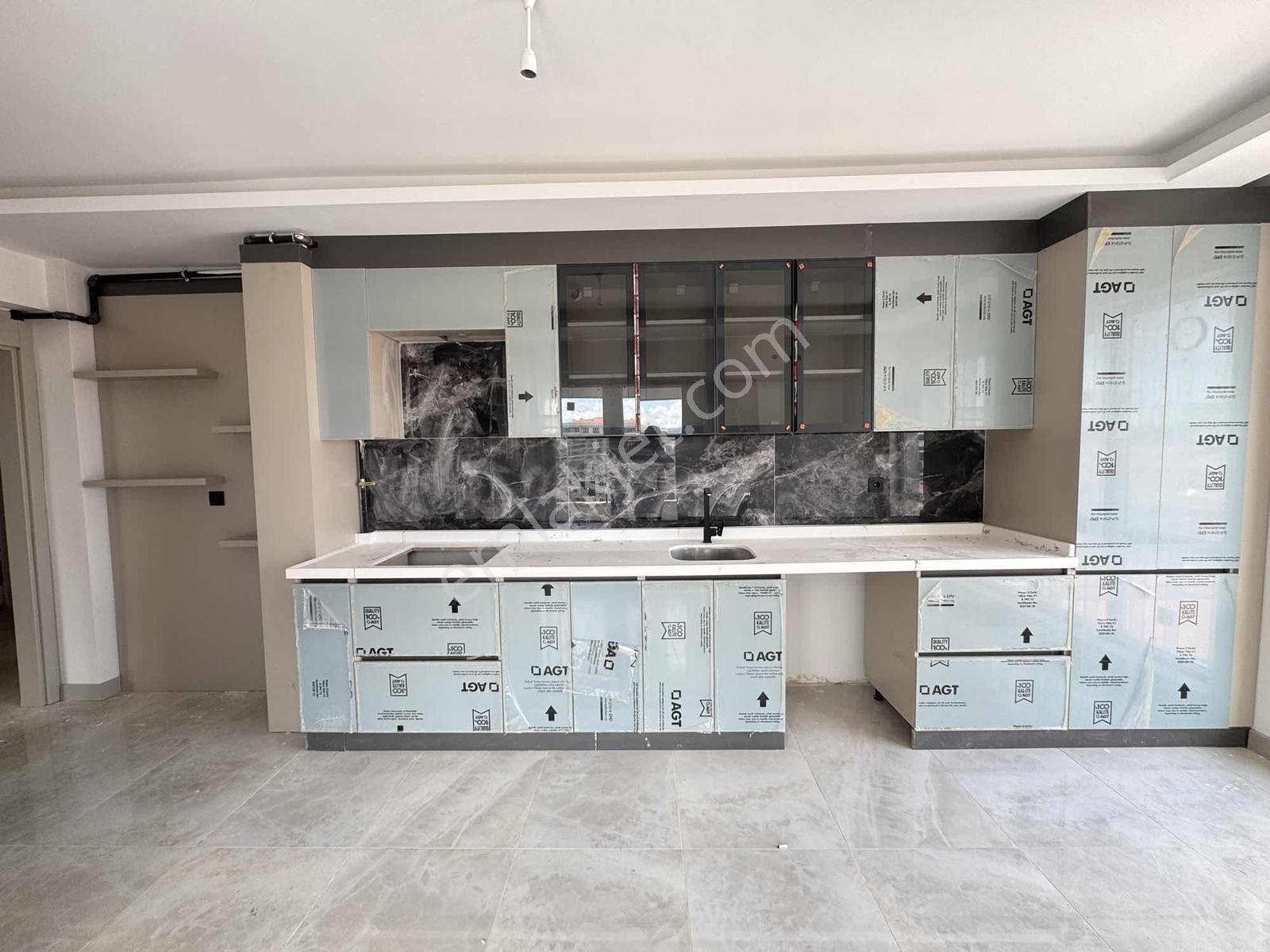 Tanrıverdı'den Kiralık Atatürk Mah Arakat Önü Açık Kilerli 4+1 - Görsel 22