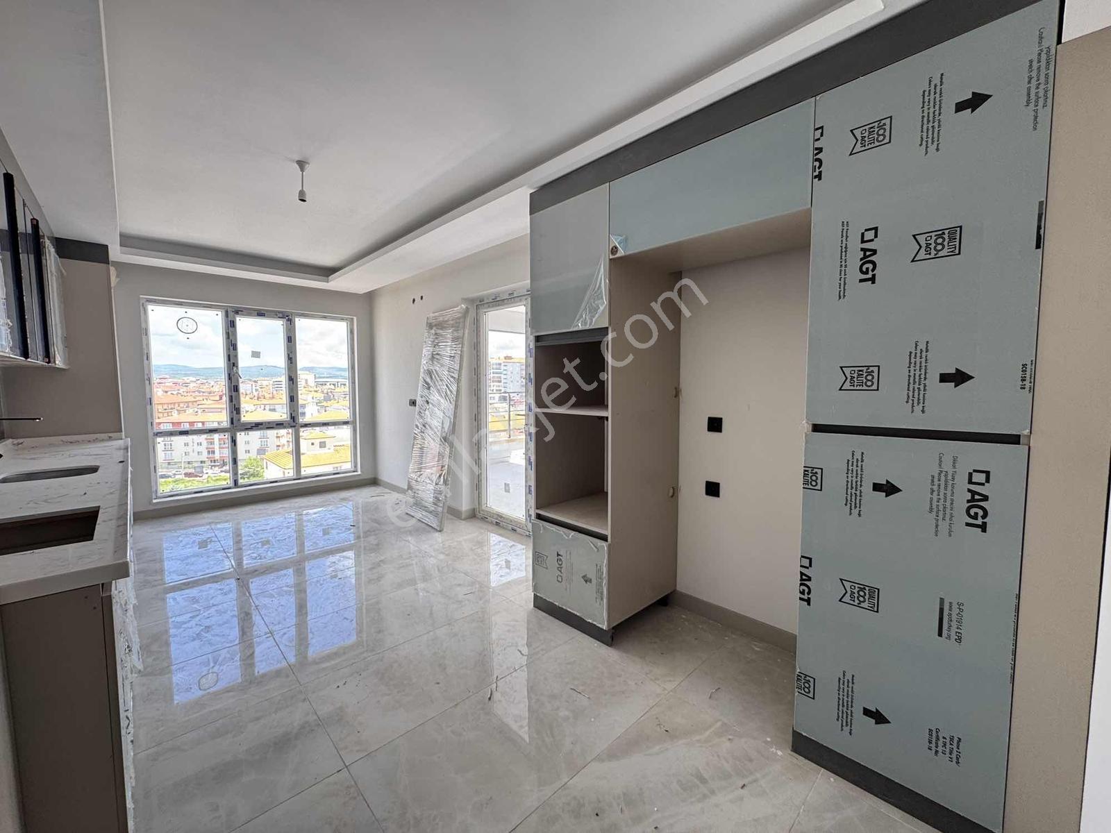 Tanrıverdı'den Kiralık Atatürk Mah Arakat Önü Açık Kilerli 4+1 - Görsel 18