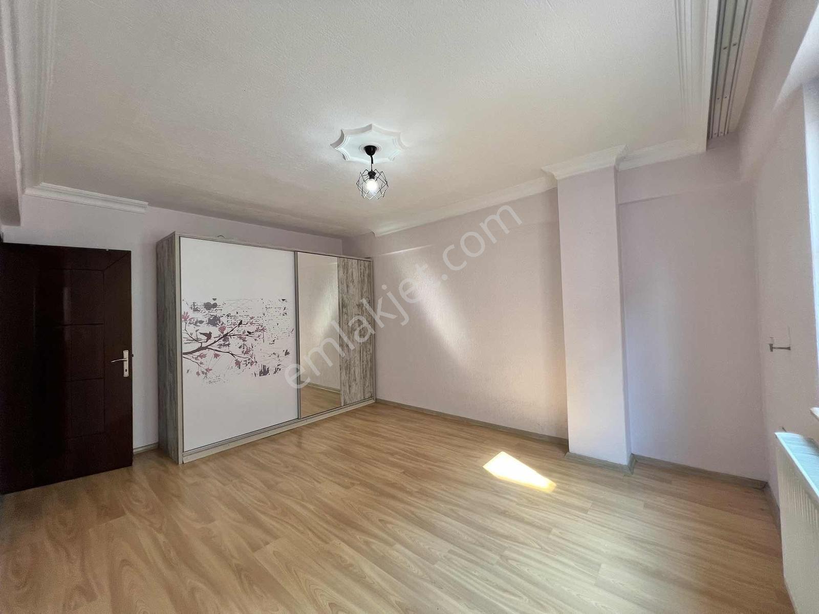 Karaman Kanal Yolunda Kiralık 3+1 Daire - Görsel 23