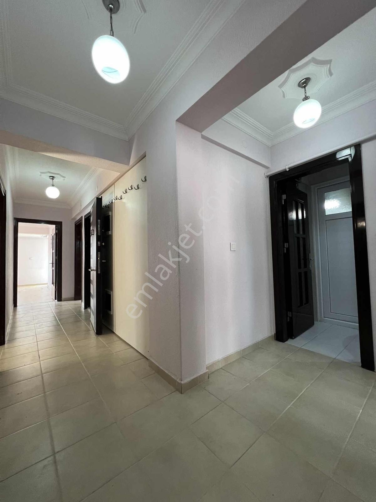 Karaman Kanal Yolunda Kiralık 3+1 Daire - Görsel 5