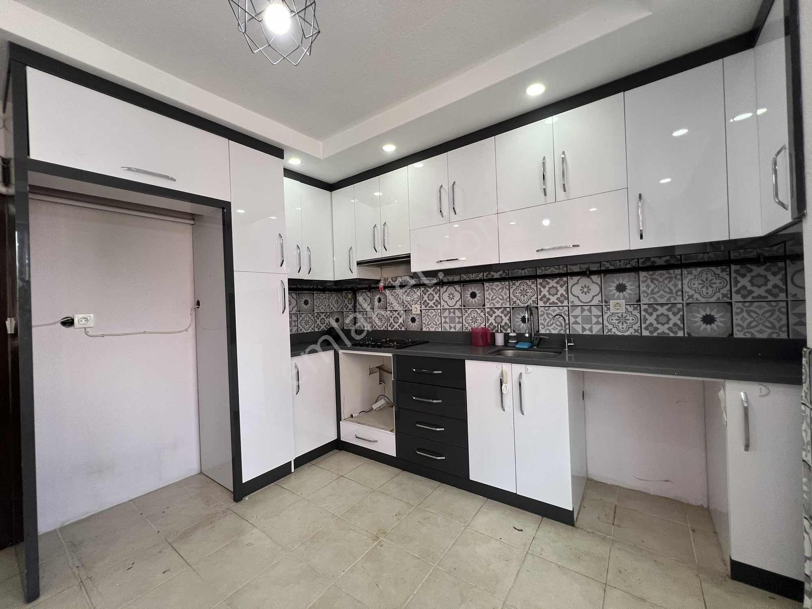 Karaman Kanal Yolunda Kiralık 3+1 Daire - Görsel 15