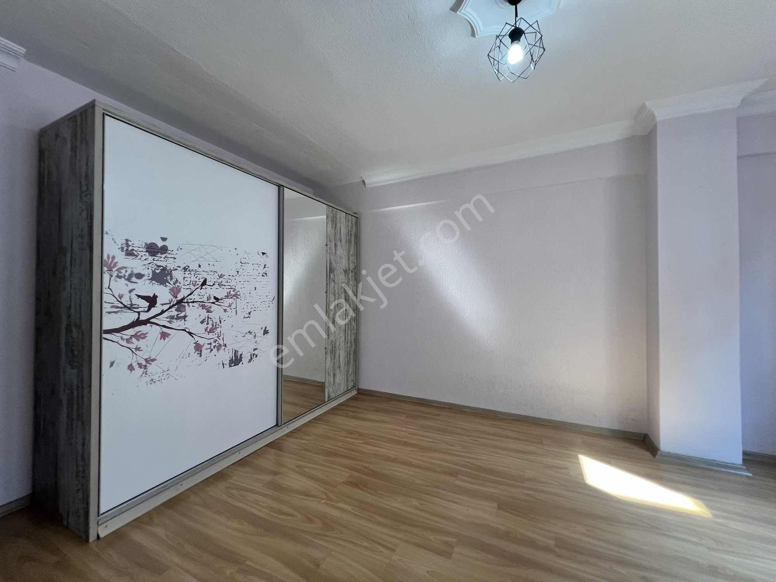 Karaman Kanal Yolunda Kiralık 3+1 Daire - Görsel 25