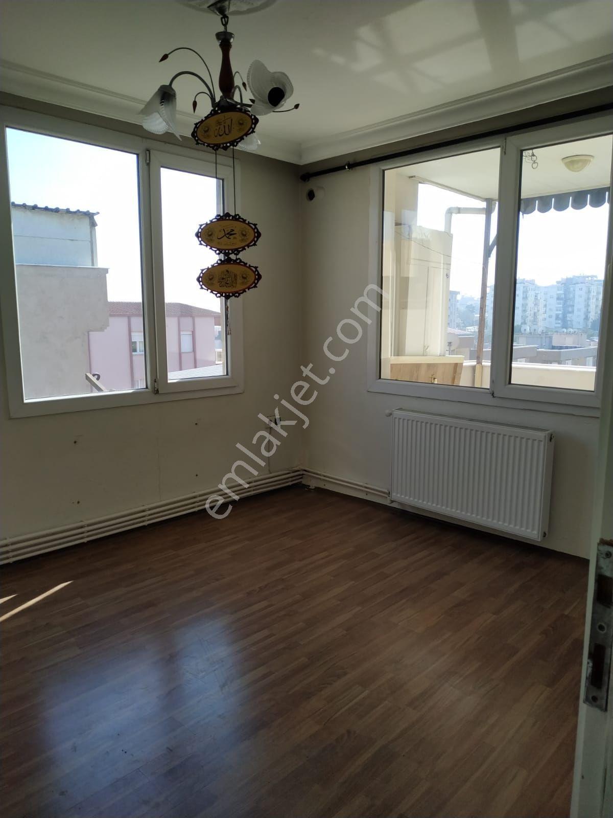Karabağlar Sevgi Mah. 2+1 120 M2 Doğalğazlı Kiralık Daire - Görsel 8