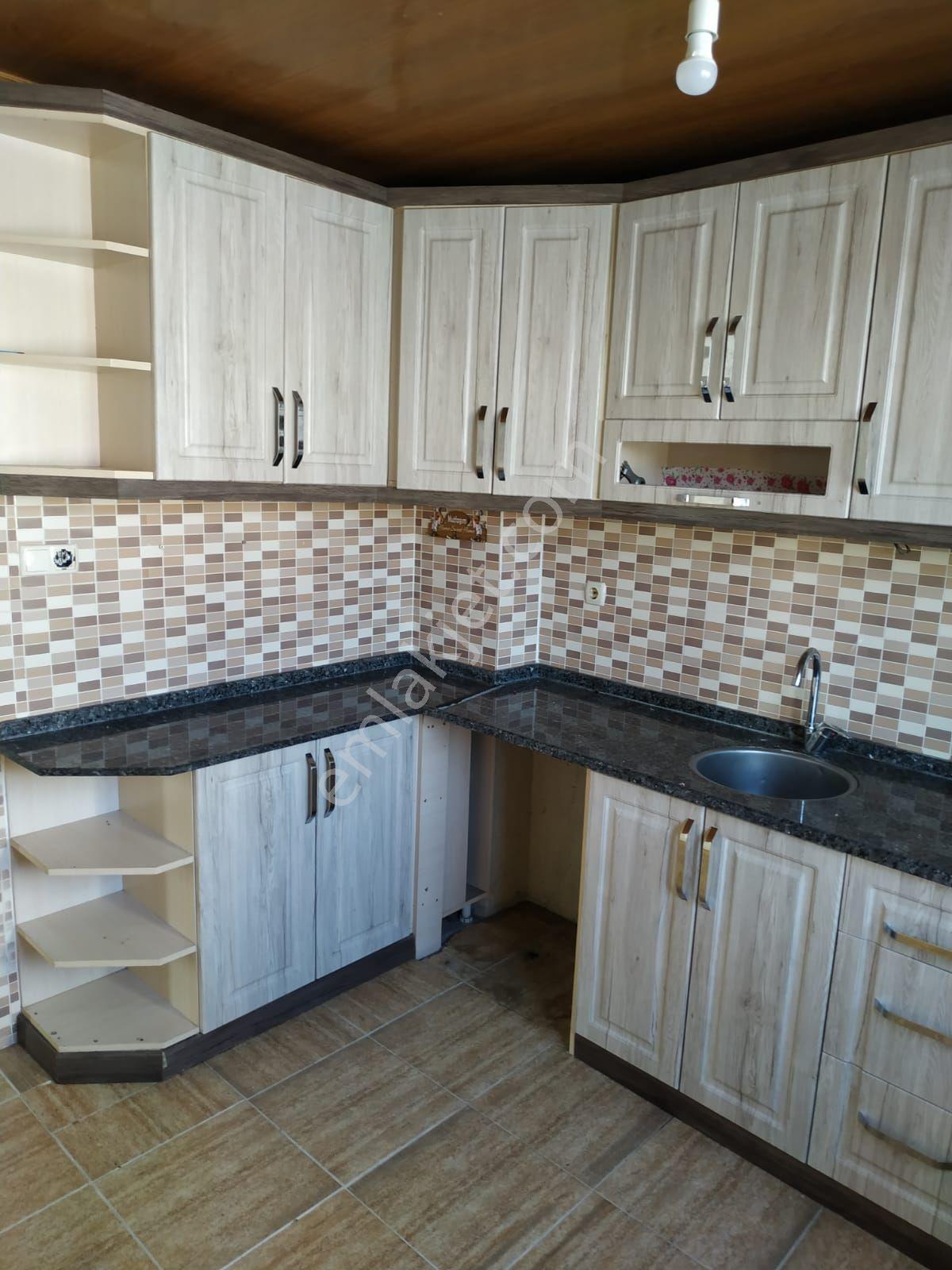 Karabağlar Sevgi Mah. 2+1 120 M2 Doğalğazlı Kiralık Daire - Görsel 2