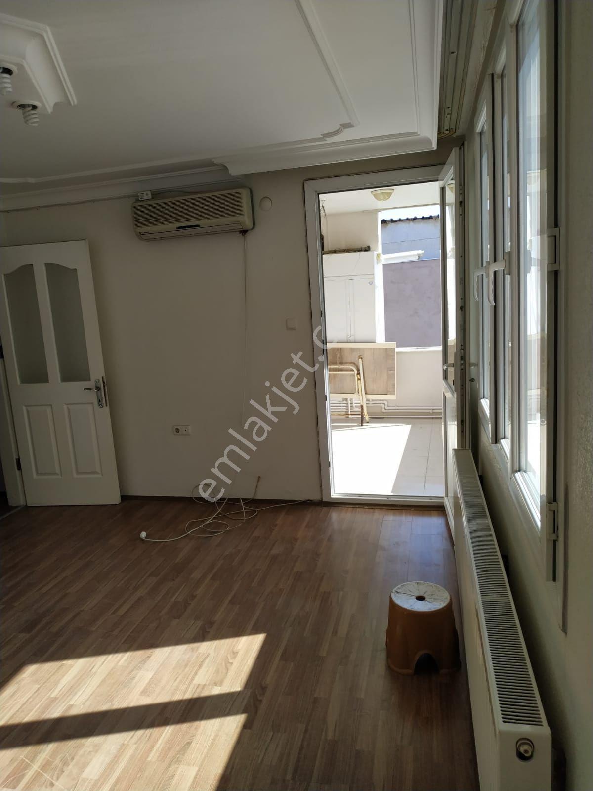 Karabağlar Sevgi Mah. 2+1 120 M2 Doğalğazlı Kiralık Daire