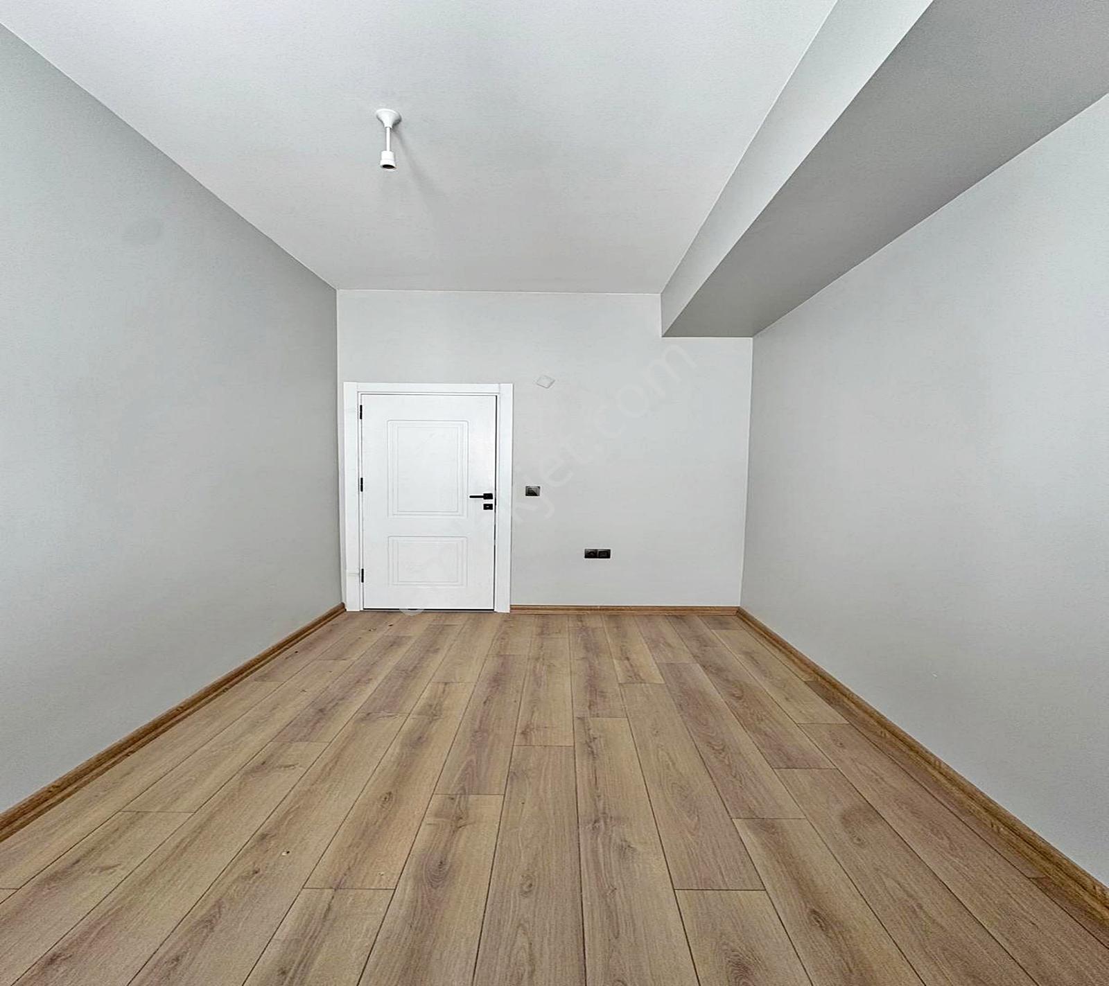 Hastaneye Yakın Cadde Üzeri Önü Açık 3+1 Satılık Daire - Görsel 15