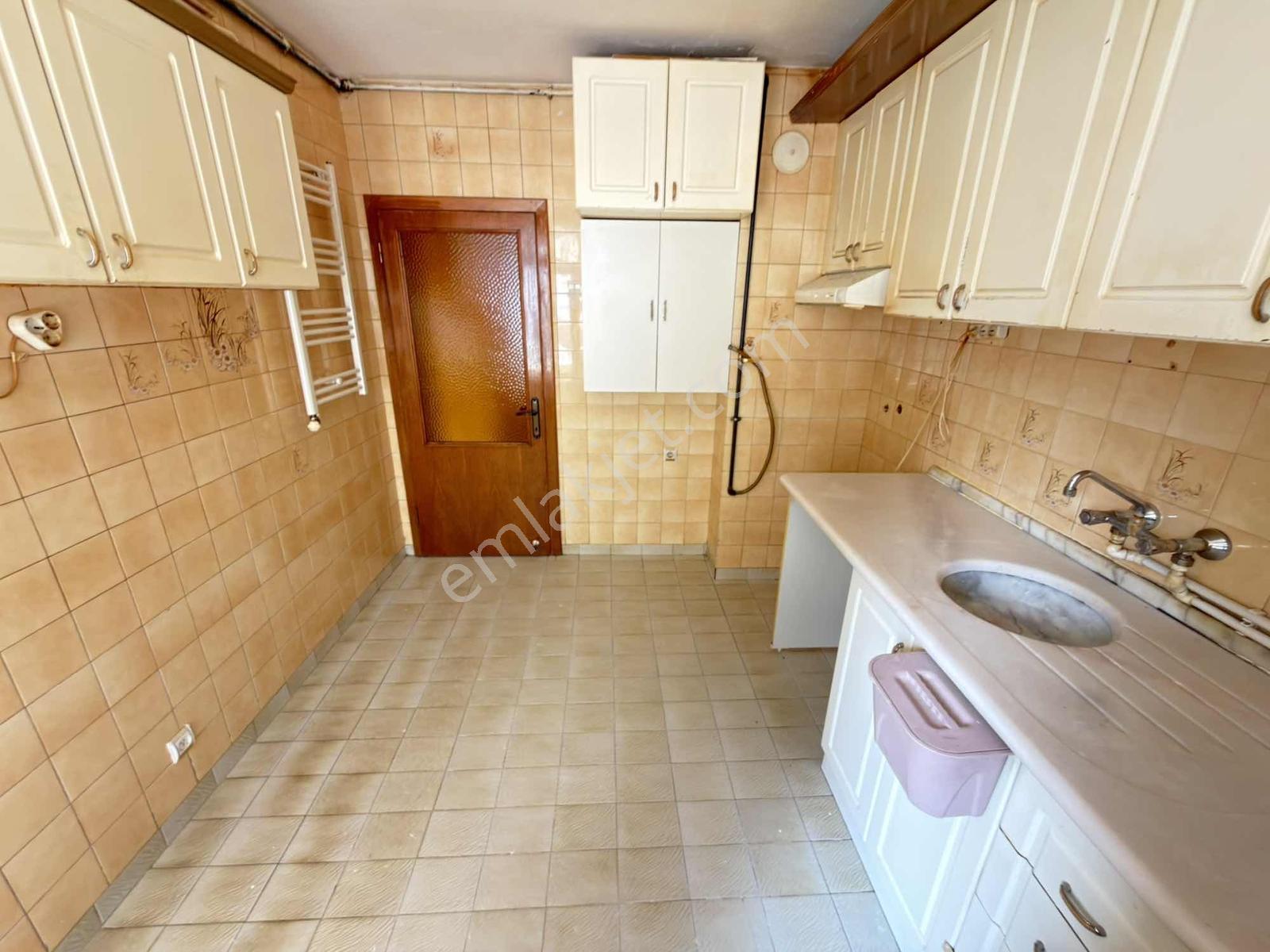 Oğulbey'den Dr. Tevfik Sağlam Cad. Üstün'de 135m² Ön Güney Cephe - Görsel 12