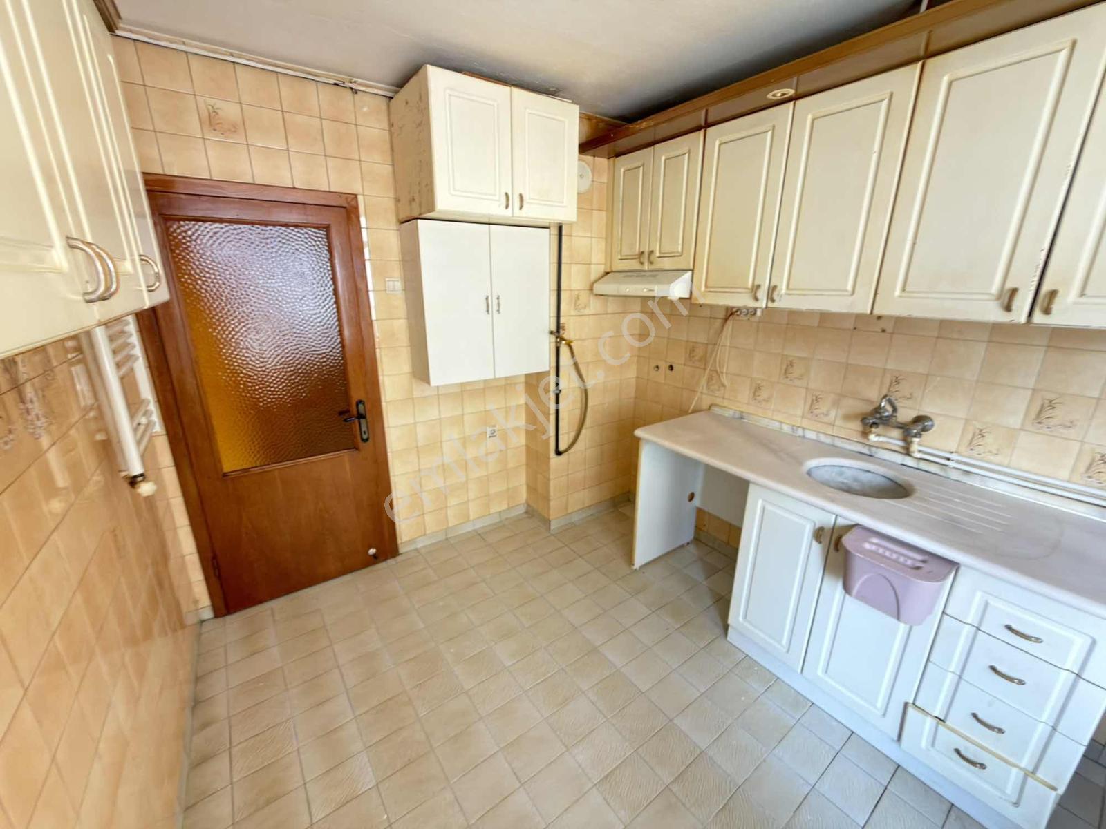 Oğulbey'den Dr. Tevfik Sağlam Cad. Üstün'de 135m² Ön Güney Cephe - Görsel 32